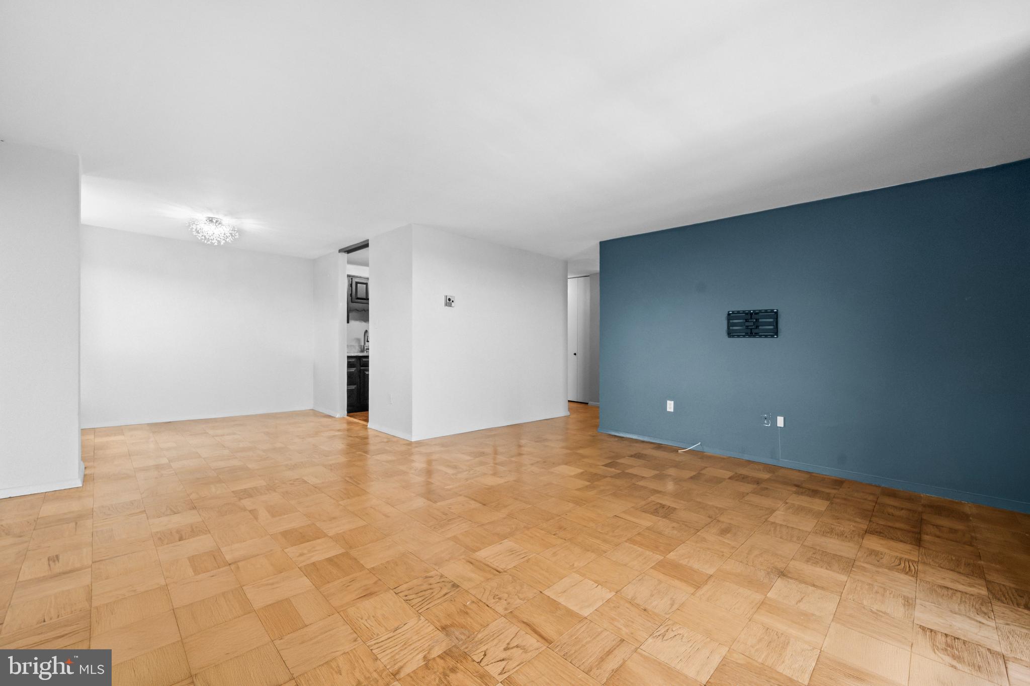 BOLLING BROOK TOWERS - Residential