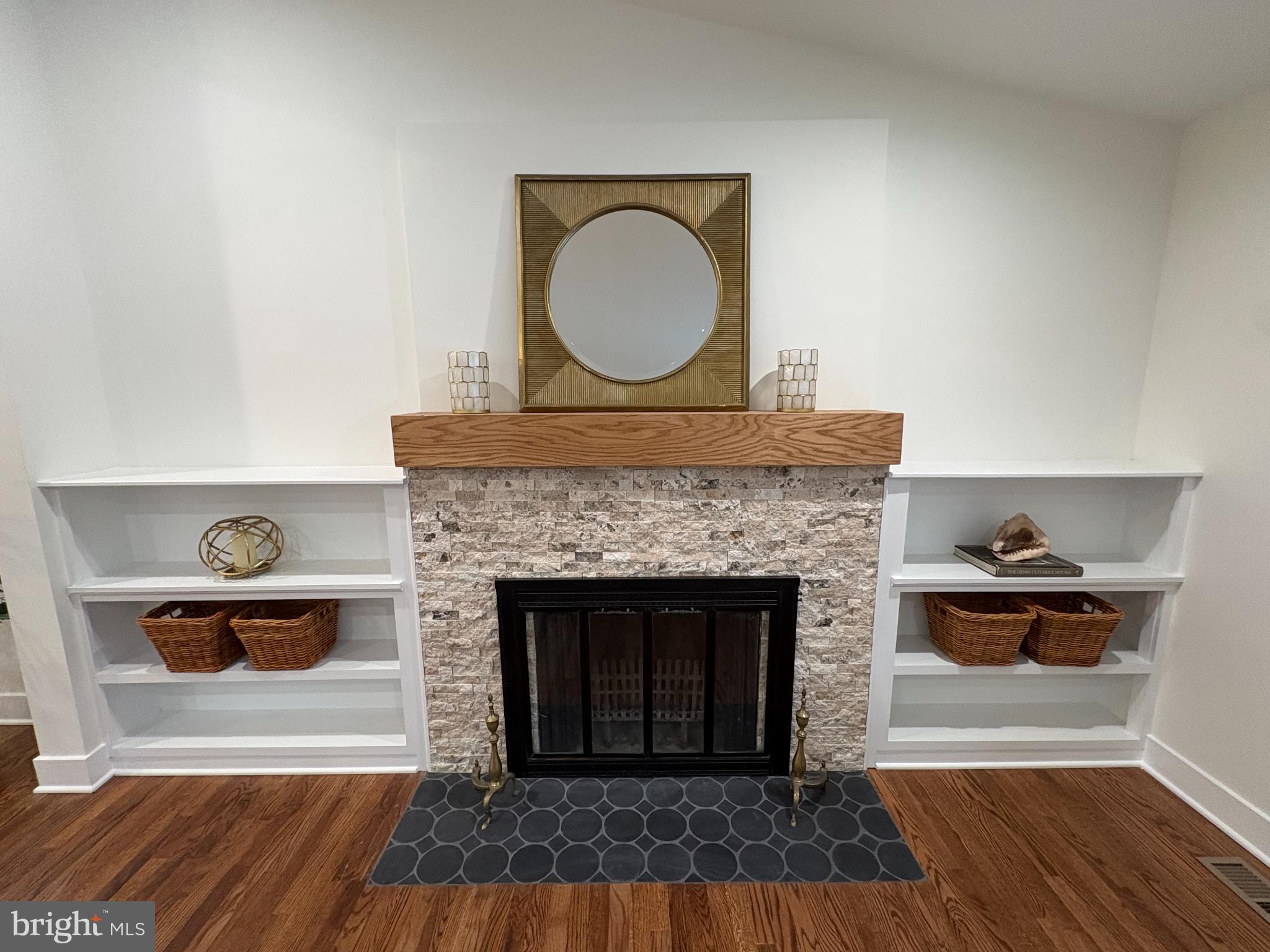 901 DOGWOOD HILL COURT