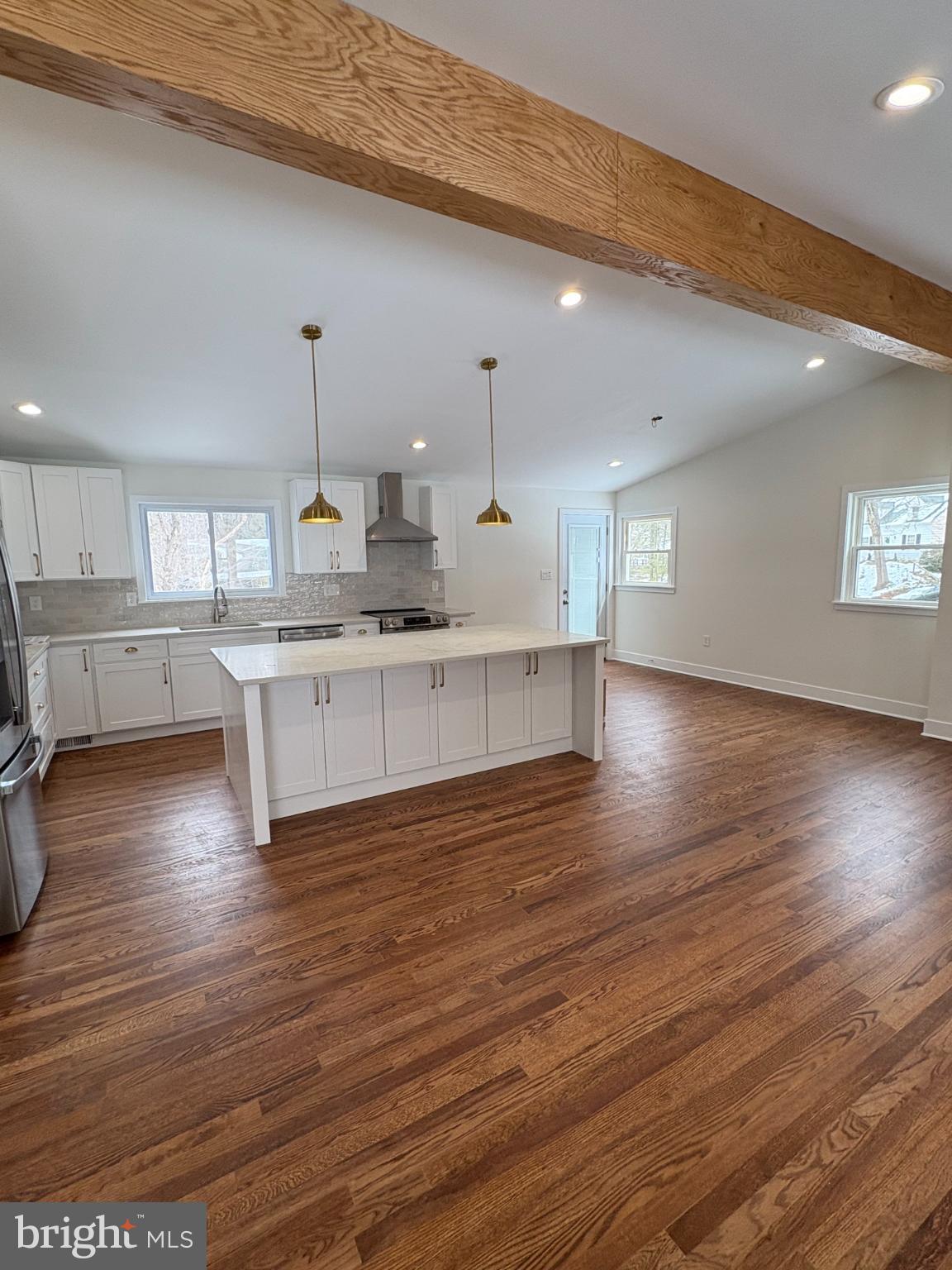 901 DOGWOOD HILL COURT