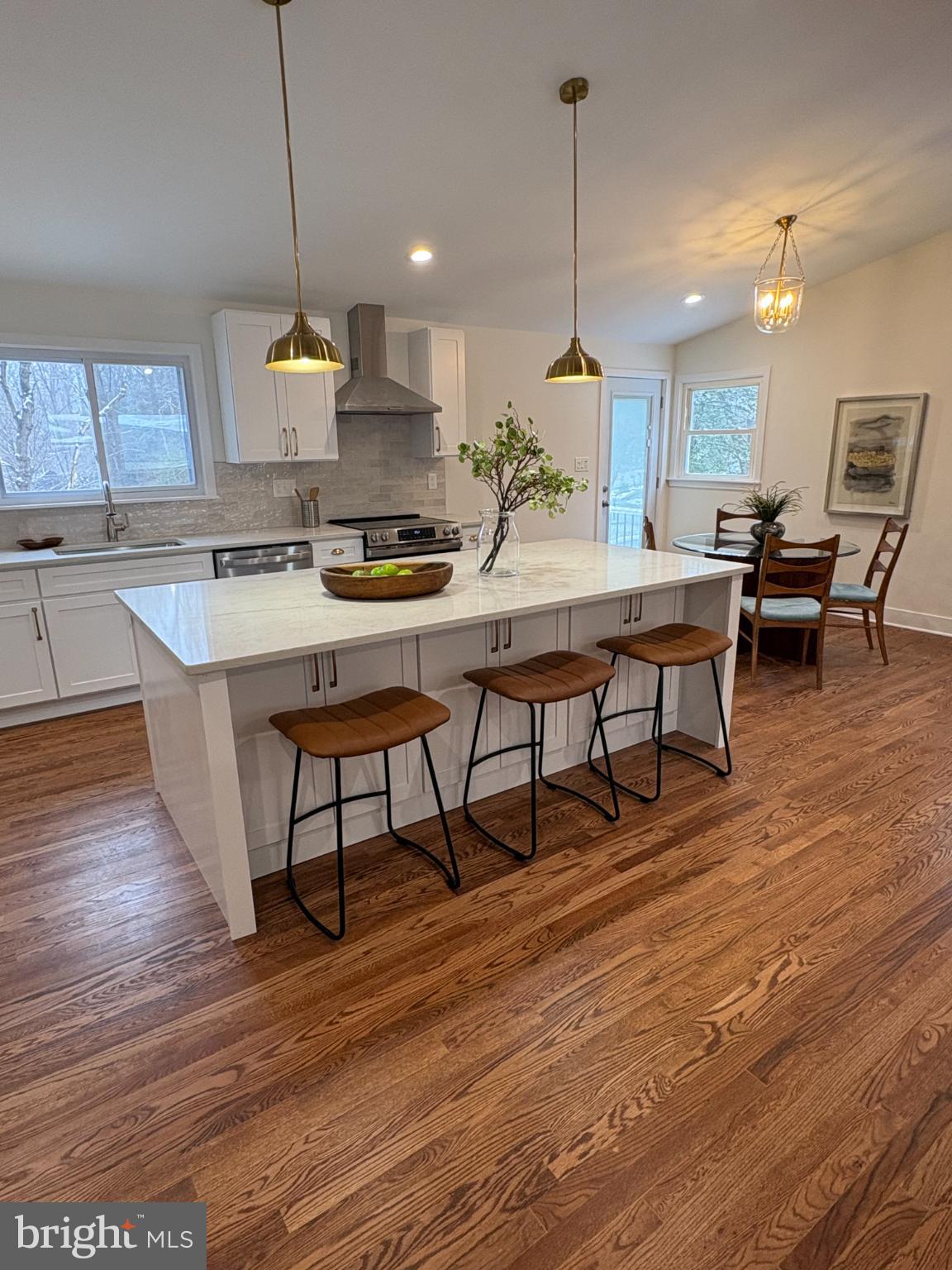 901 DOGWOOD HILL COURT