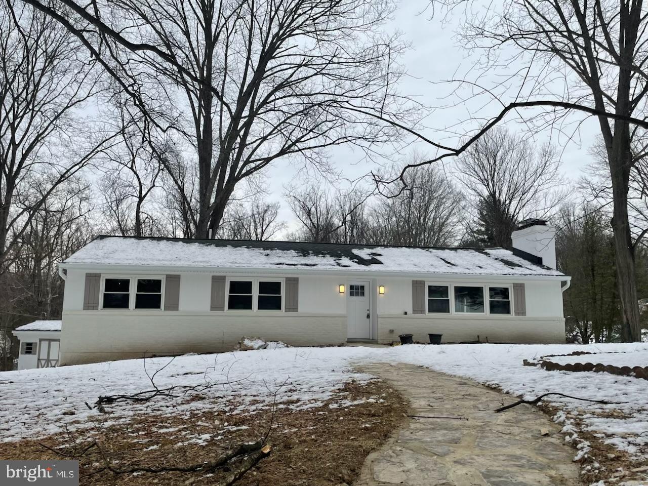 901 DOGWOOD HILL COURT