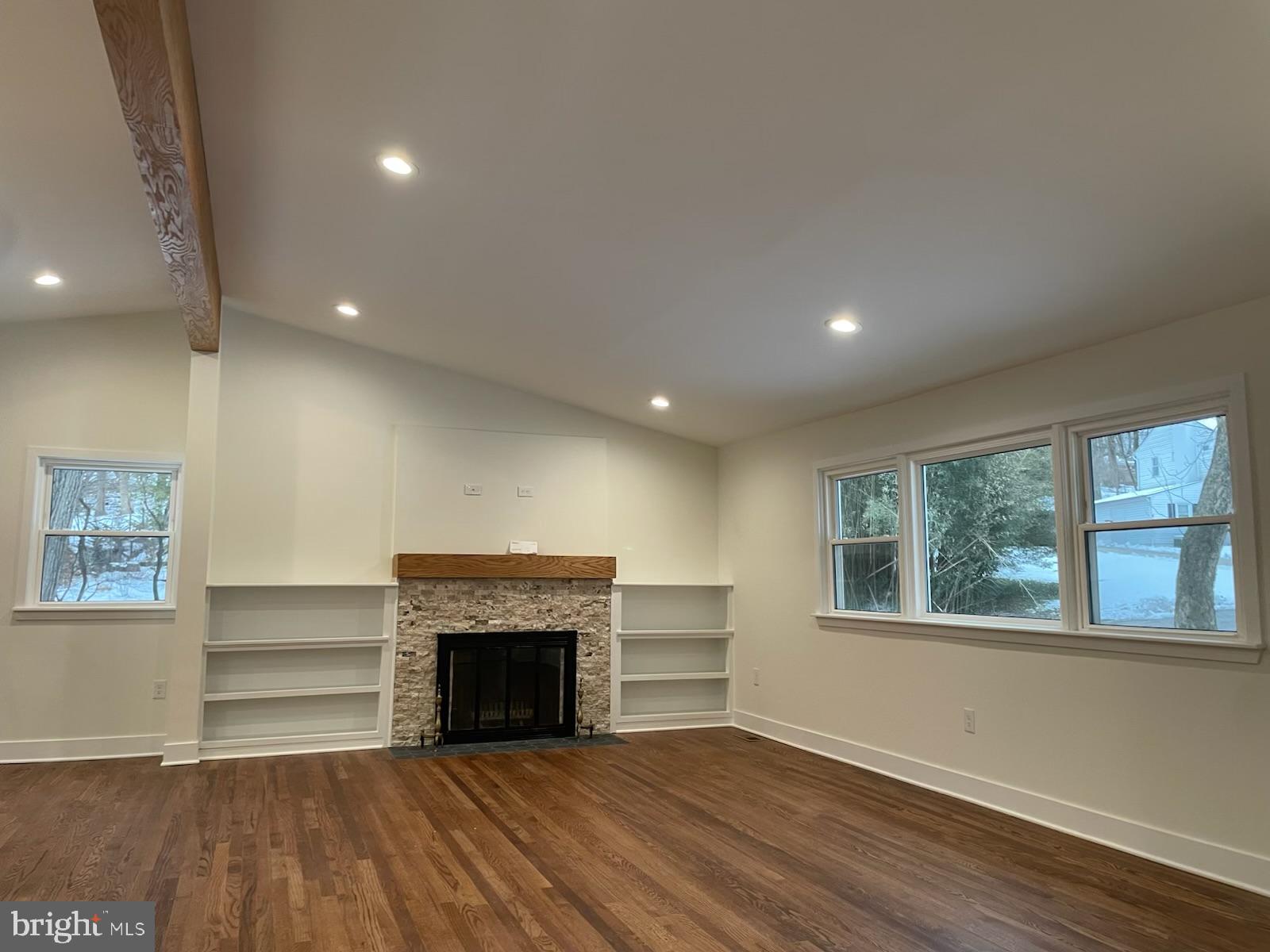 901 DOGWOOD HILL COURT