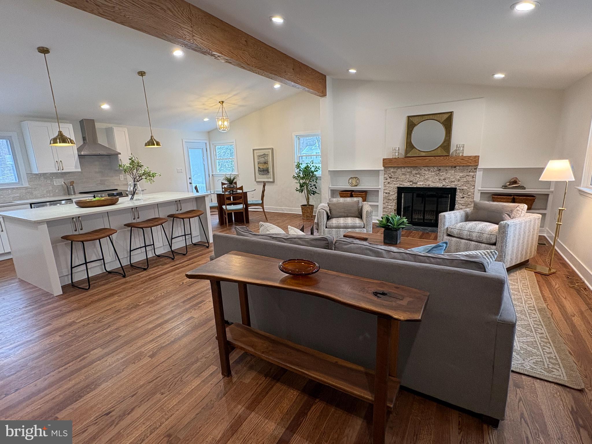 901 DOGWOOD HILL COURT