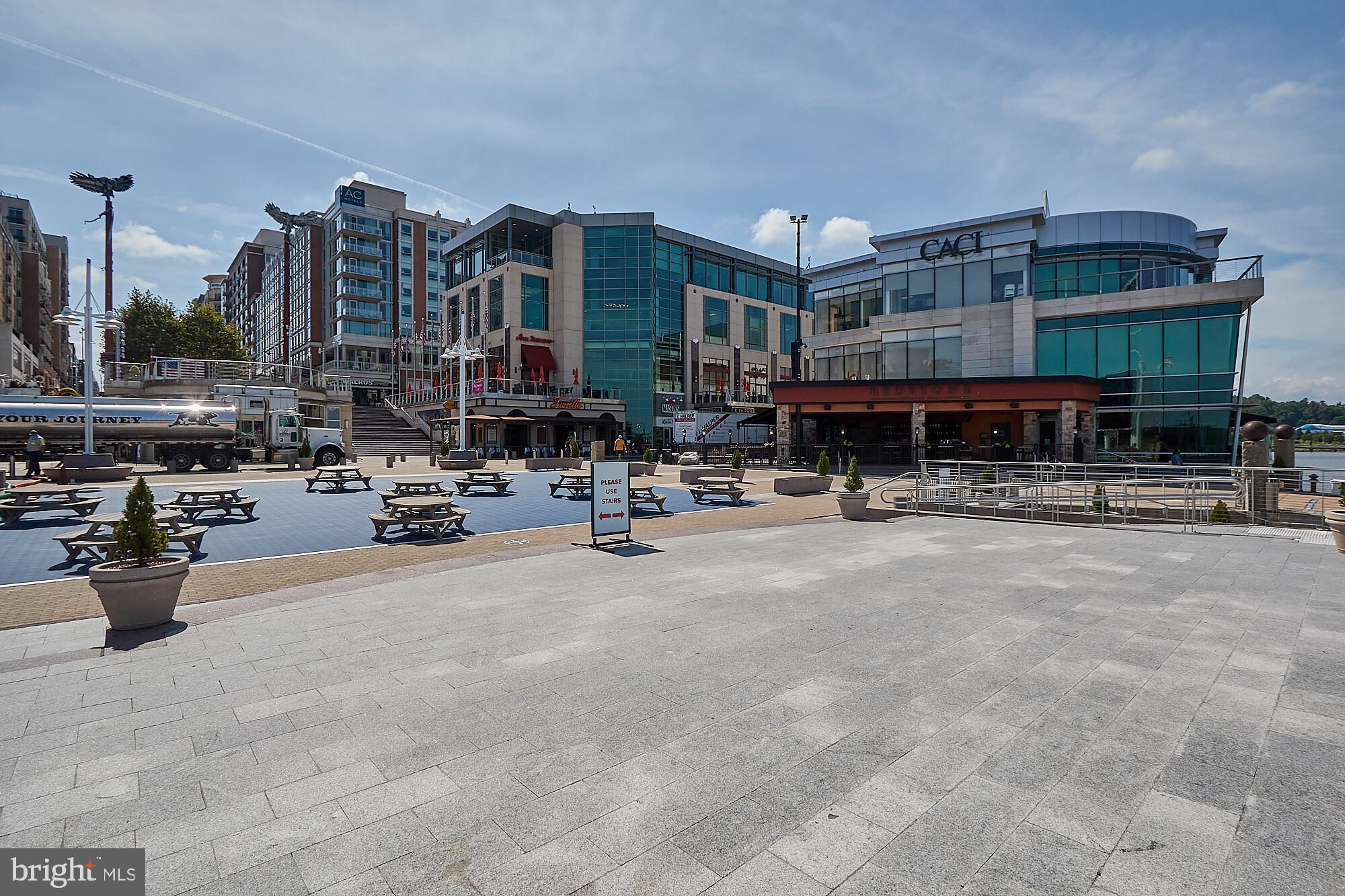 145 RIVERHAVEN DRIVE 515