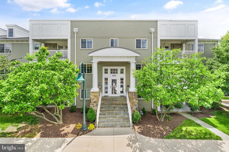 It's a BEAUTY!!! AMAZING condition!  TOP floor, upgraded appliances, flooring, lighting, and more! This light-filled home is fresh!  Enjoy the amenities of the community and the LOCATION in Shirlington!  Community amenities include a large swimming pool, a clubhouse with a fitness center, outdoor grilling areas, and shuttle service to the Pentagon City Metro. Easy access to 1-395, the Pentagon, Reagan National Airport,  trails, parks, and rec centers! Don't Miss Out on this GEM!!