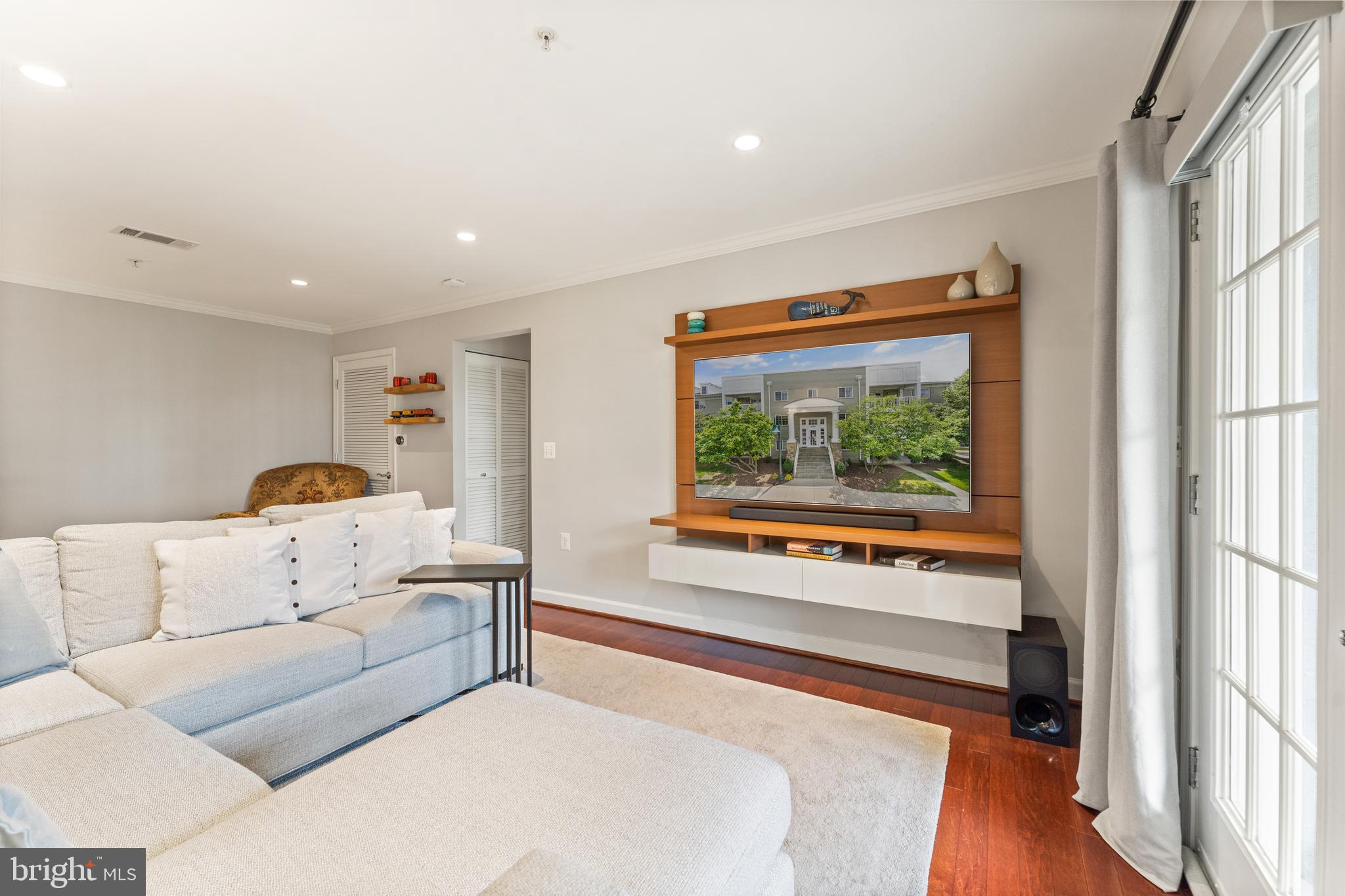 DOUGLAS PARK - Residential