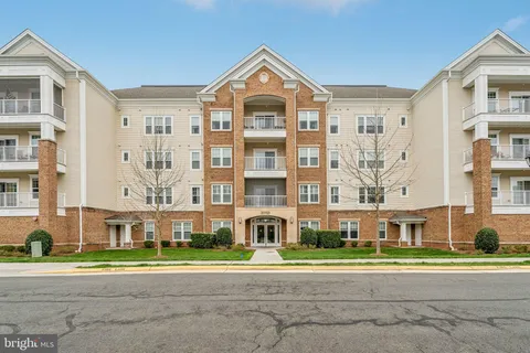 20515 Little Creek Terrace Unit 101, Ashburn, VA MLS: VALO2093834