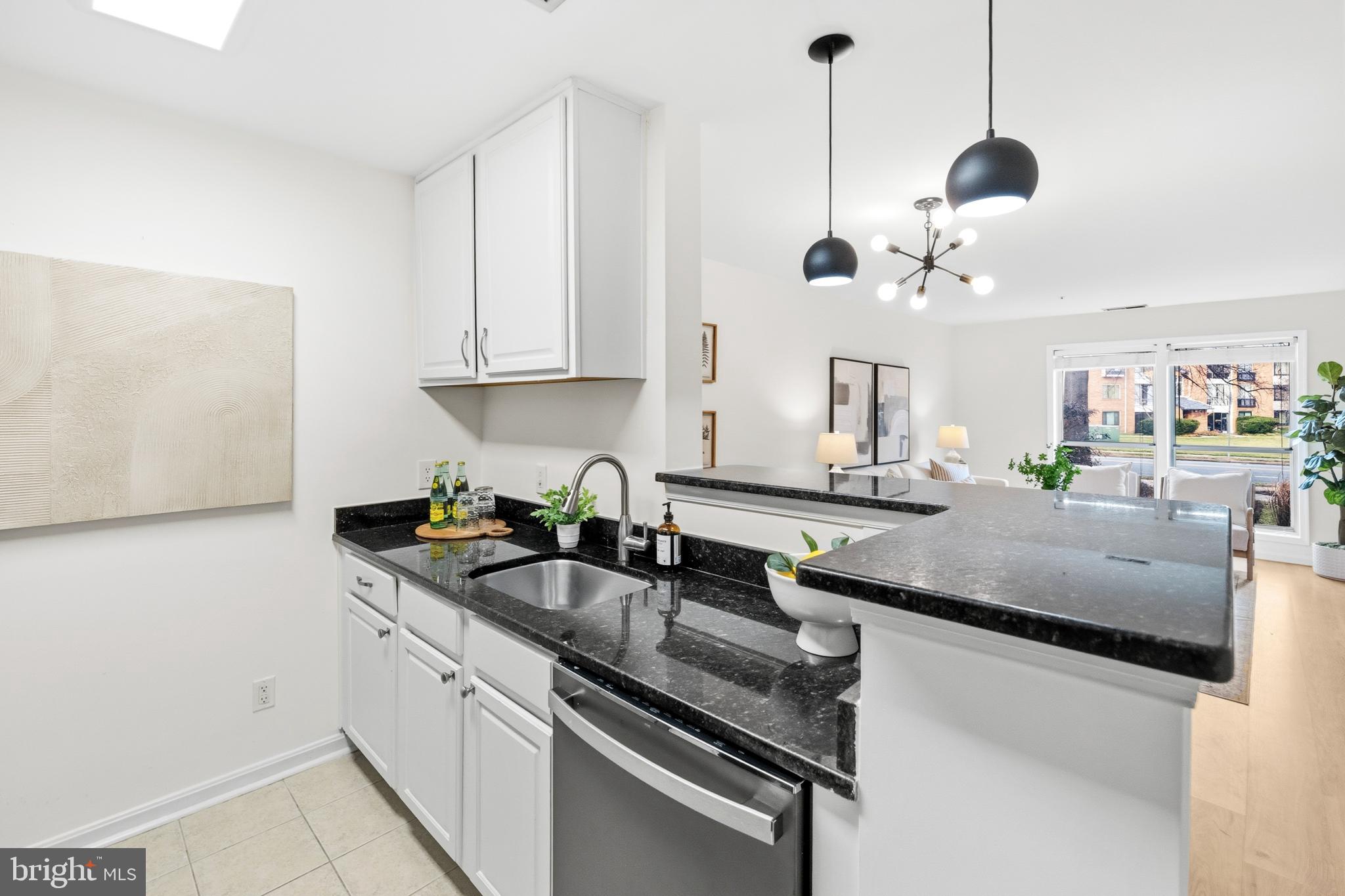 FOUR WINDS AT OAKTON - Residential