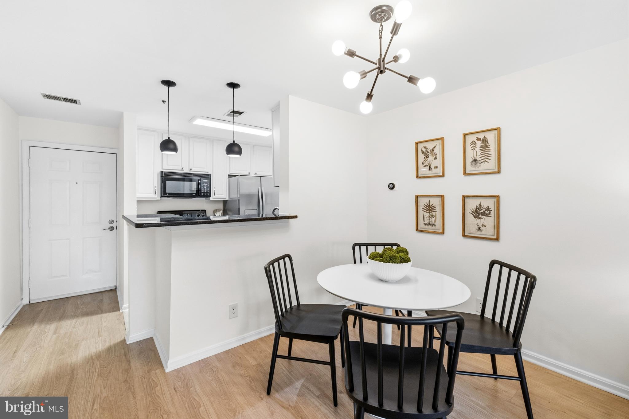 FOUR WINDS AT OAKTON - Residential