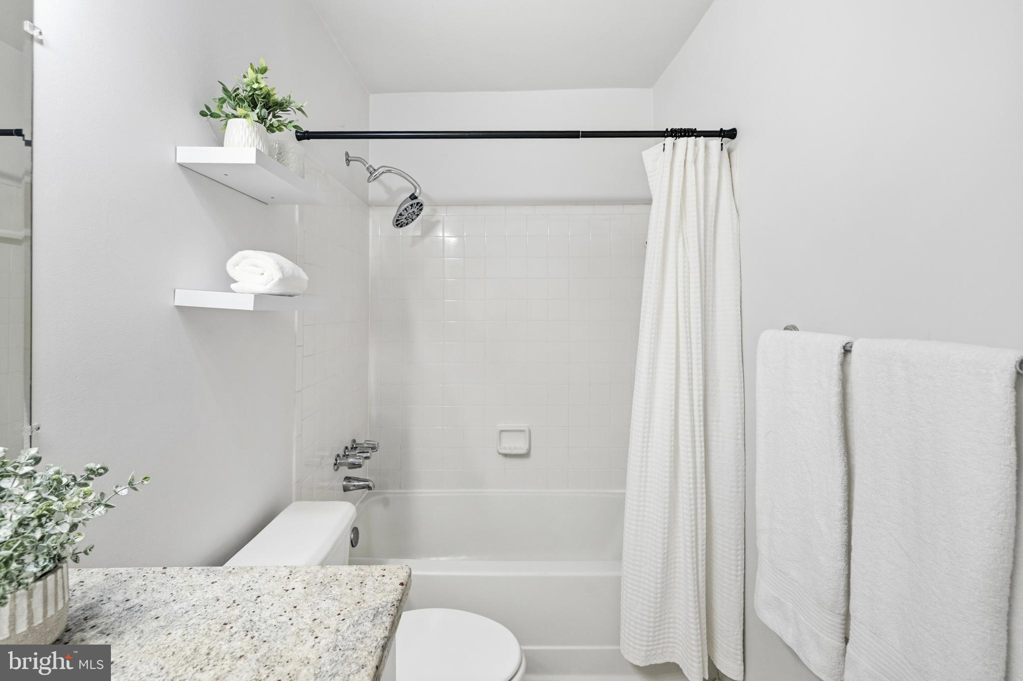 FOUR WINDS AT OAKTON - Residential