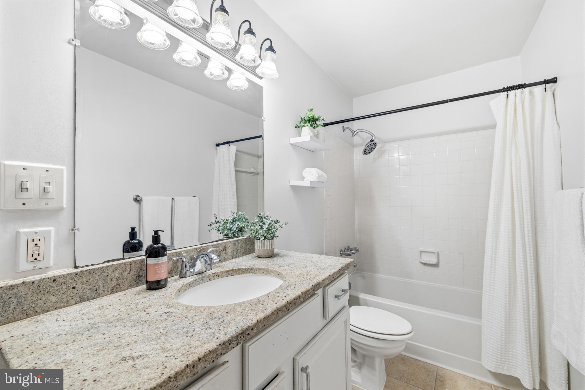 FOUR WINDS AT OAKTON - Residential