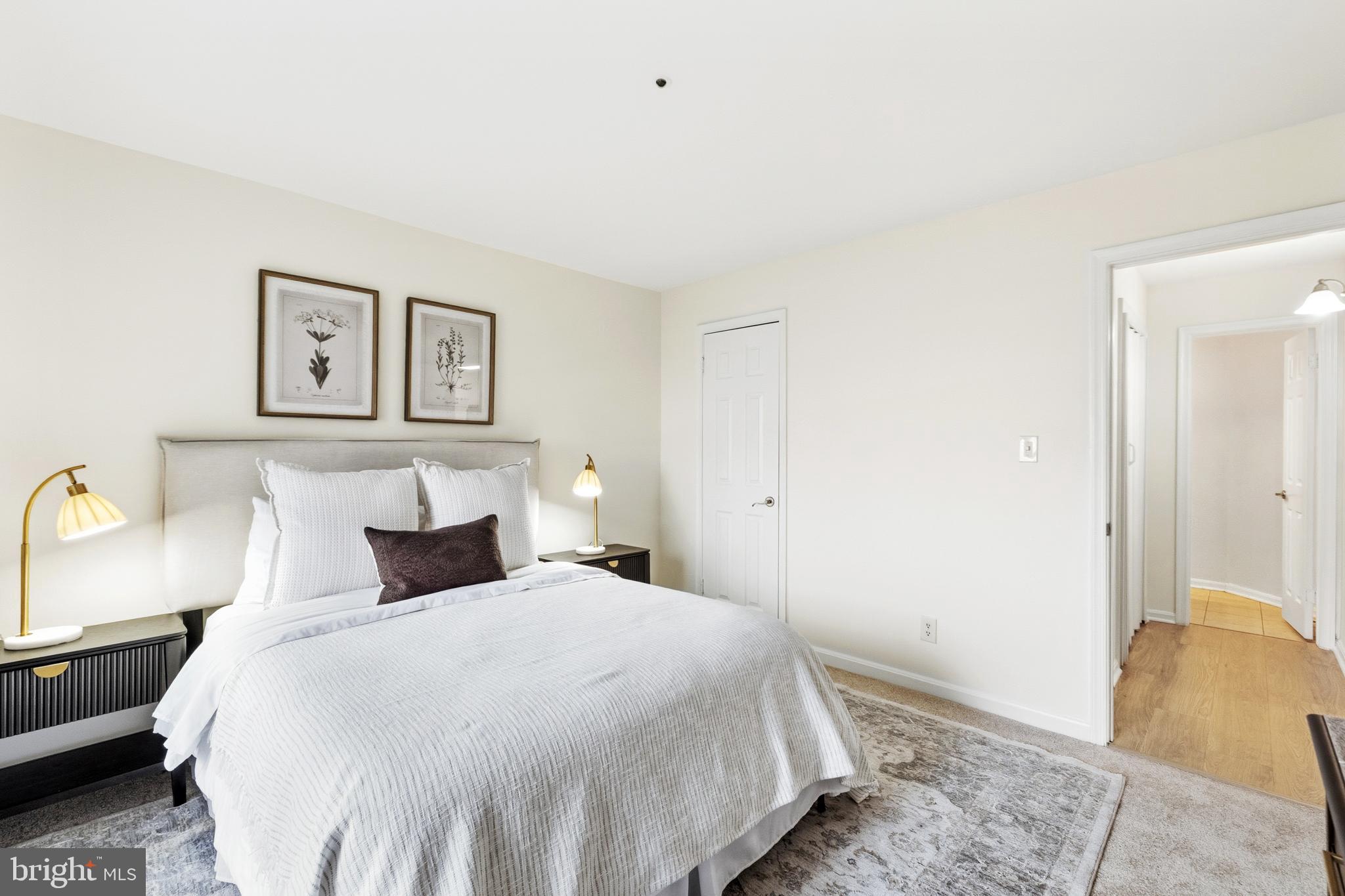 FOUR WINDS AT OAKTON - Residential