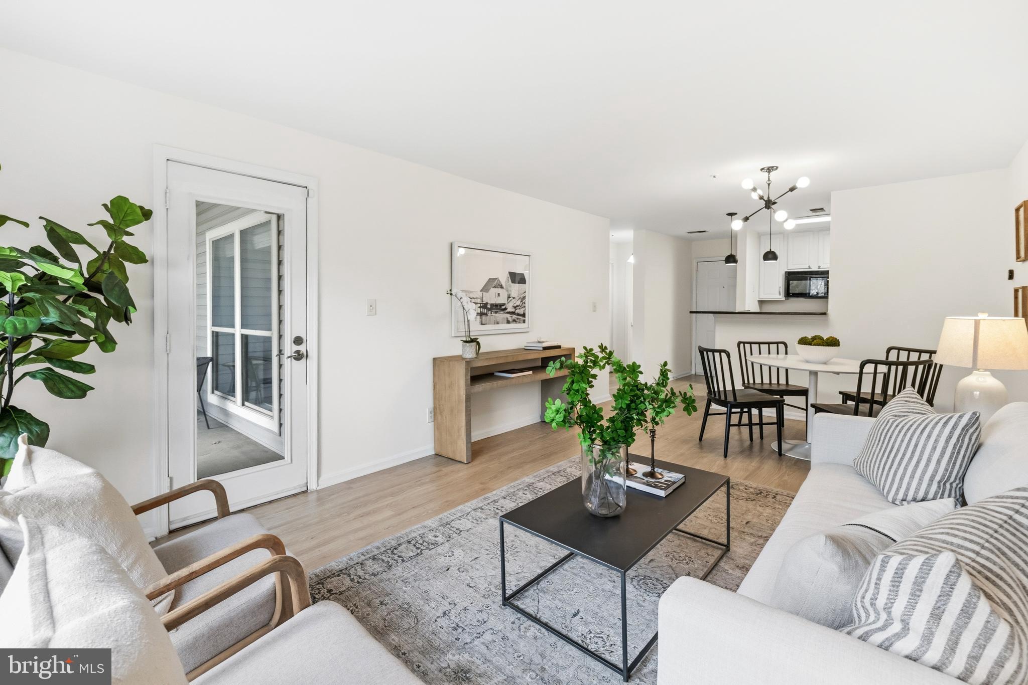 FOUR WINDS AT OAKTON - Residential