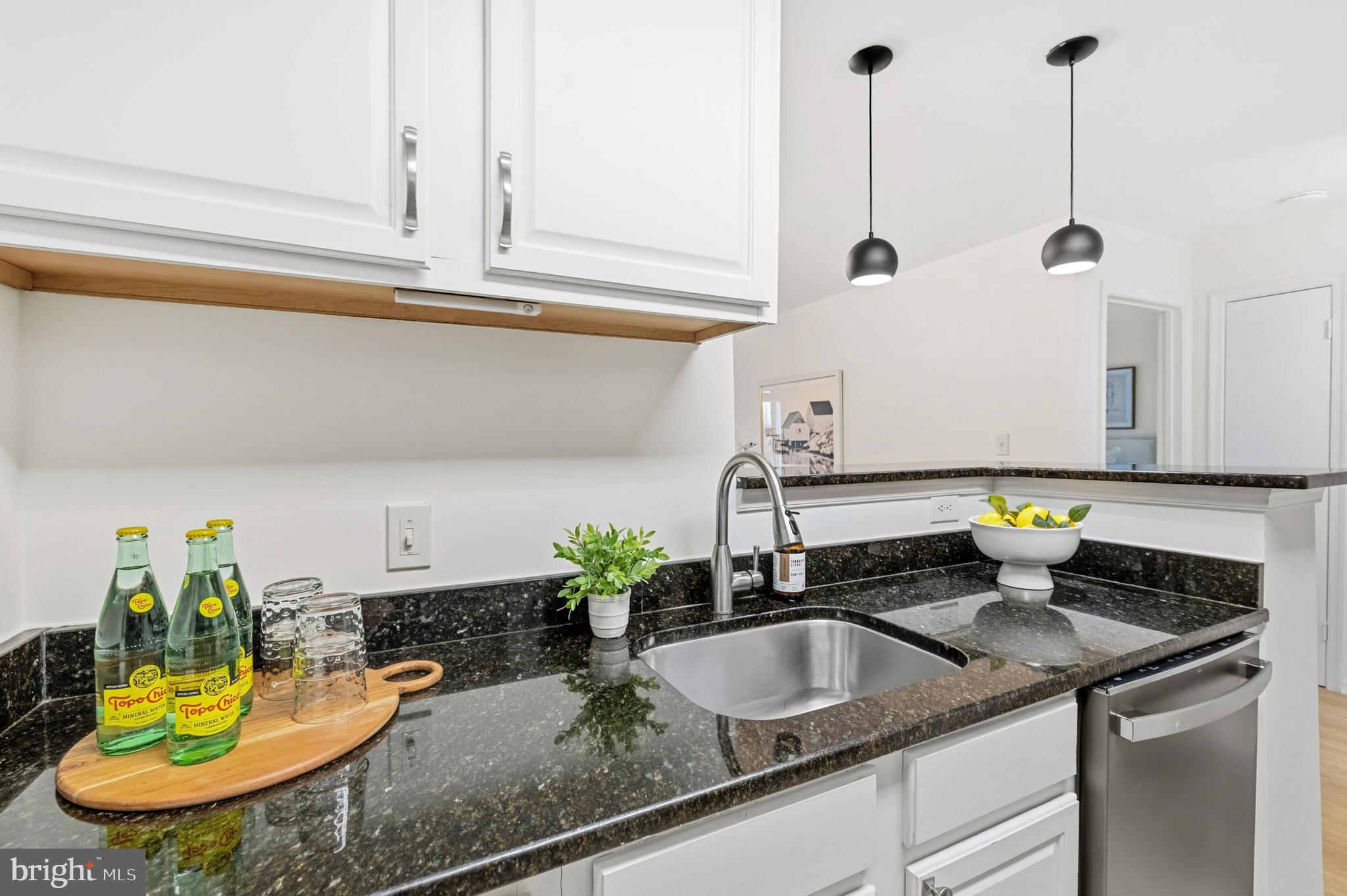 FOUR WINDS AT OAKTON - Residential