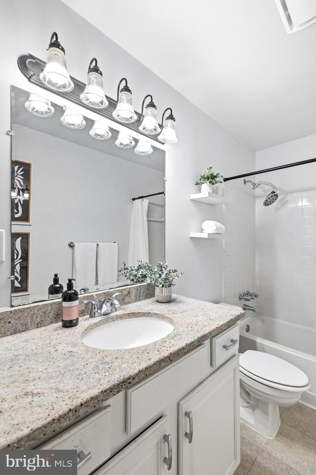 FOUR WINDS AT OAKTON - Residential