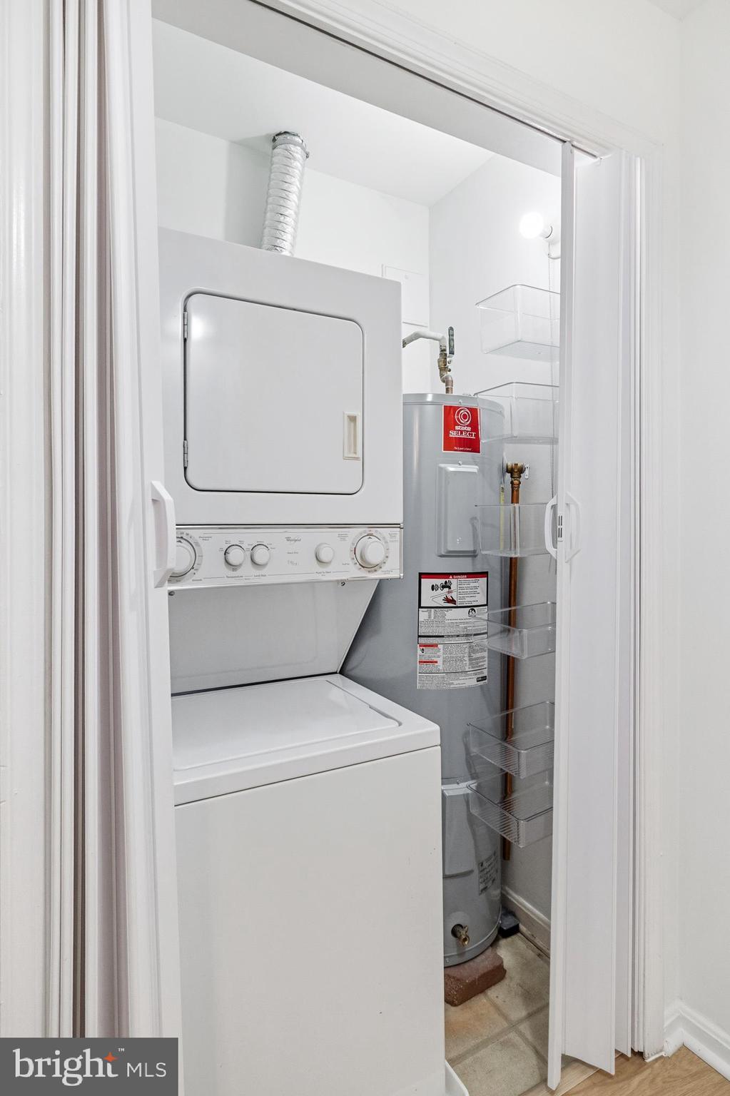 FOUR WINDS AT OAKTON - Residential