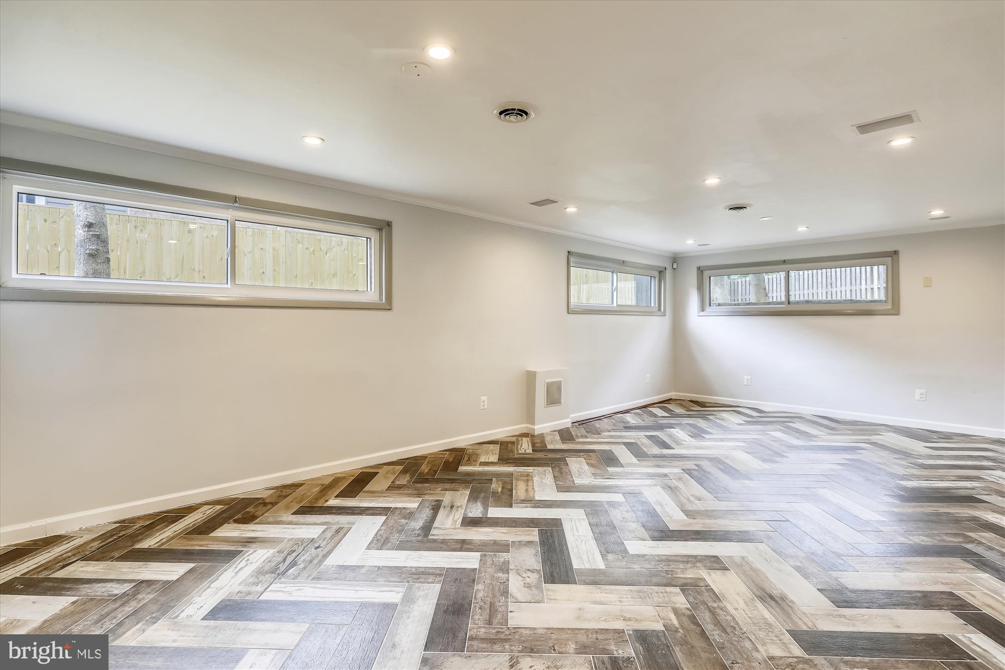 GREENWICH FOREST - Residential