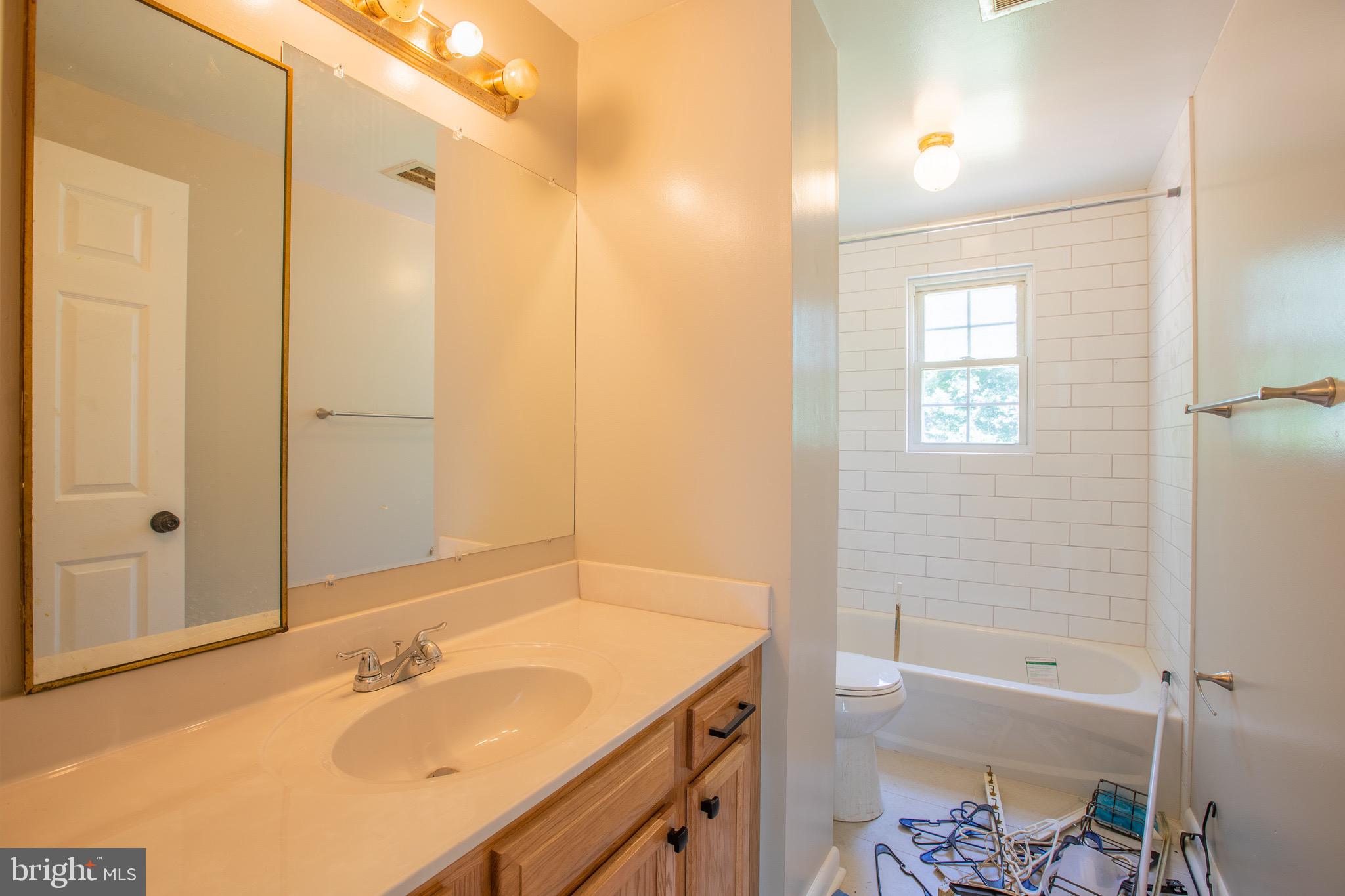 SILVER SPRING - Residential Lease