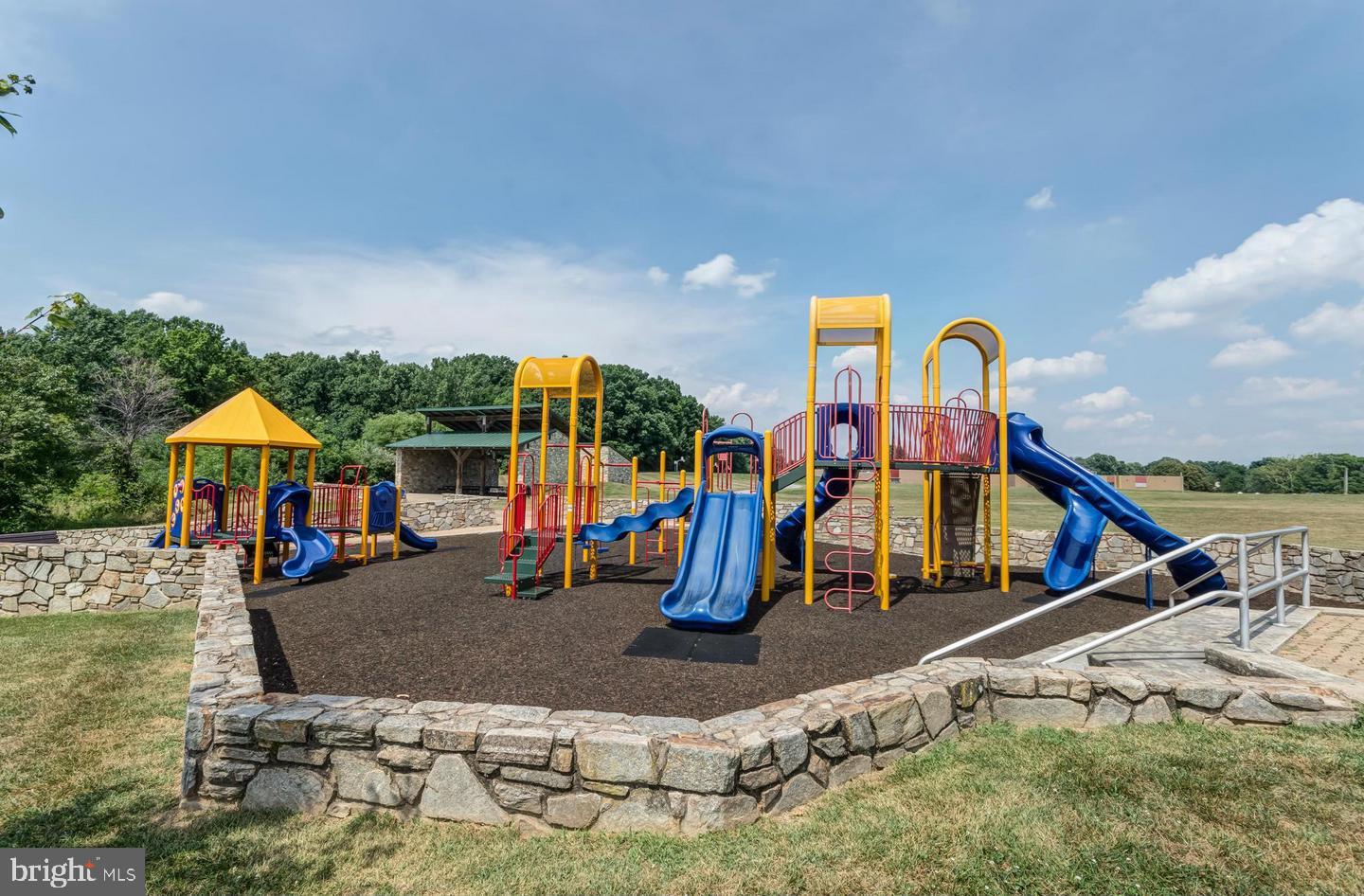 LEISHEAR VILLAGE - Residential