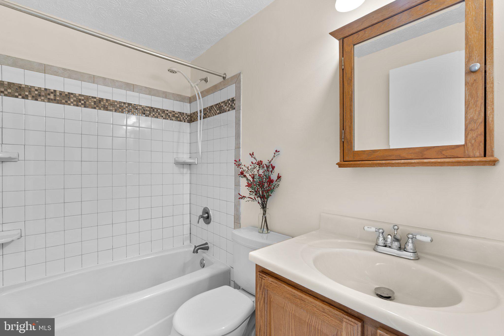 LEISHEAR VILLAGE - Residential