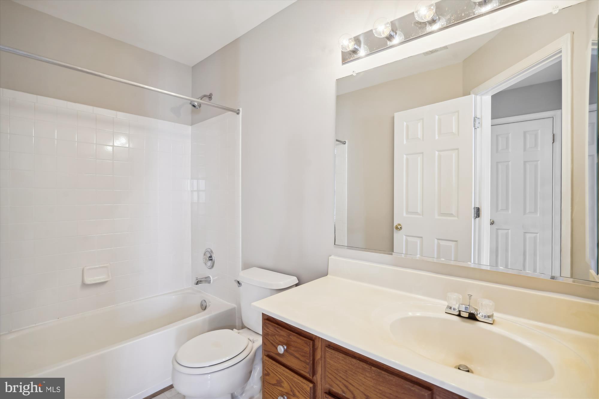 DOMINION STATION - Residential Lease