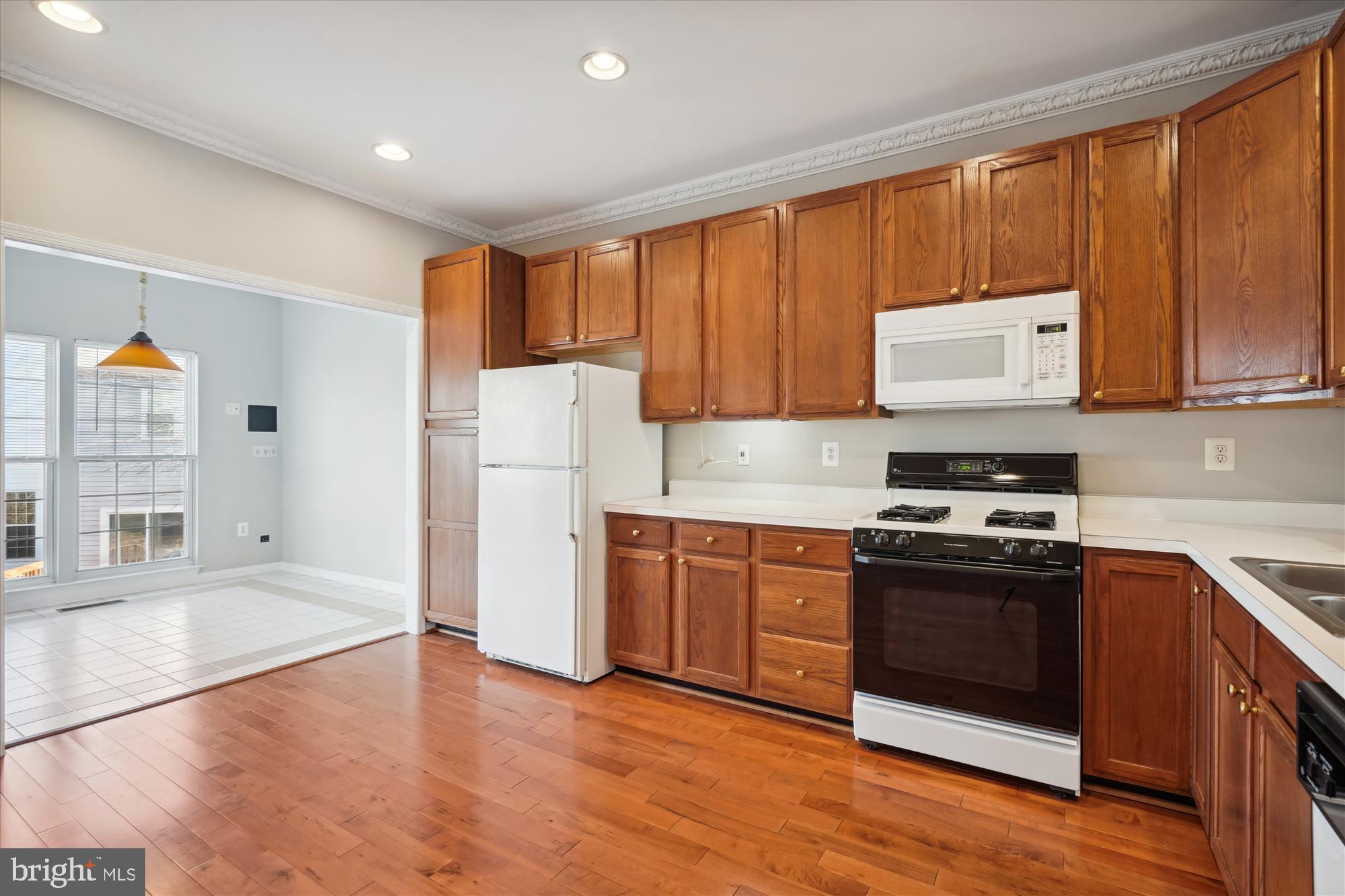 DOMINION STATION - Residential Lease