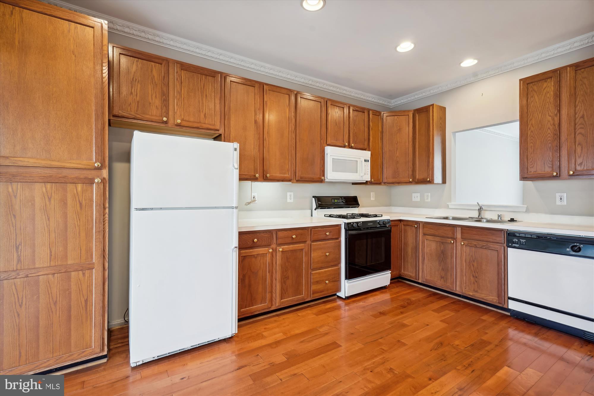 DOMINION STATION - Residential Lease