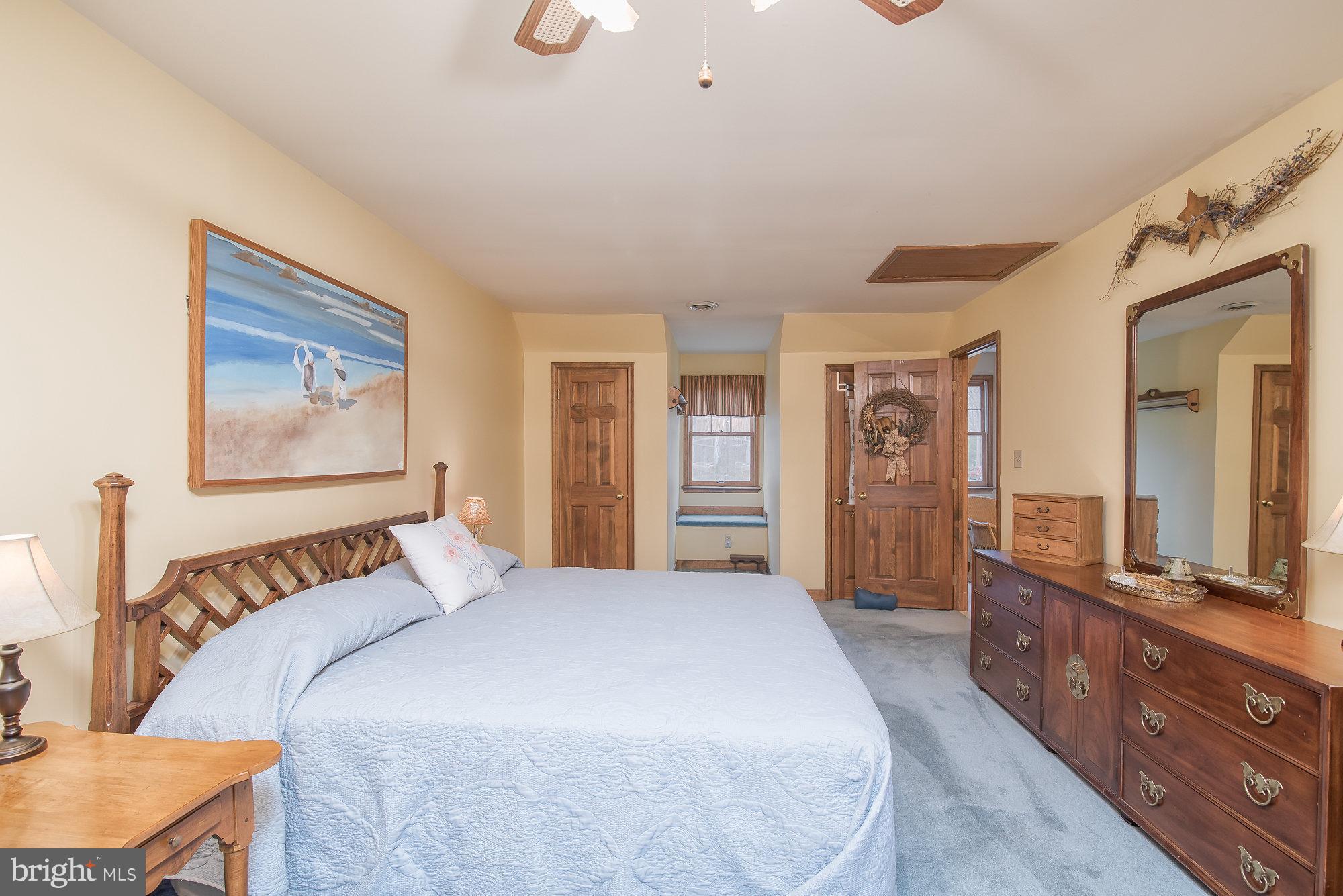 BLOOMSBURY - Residential