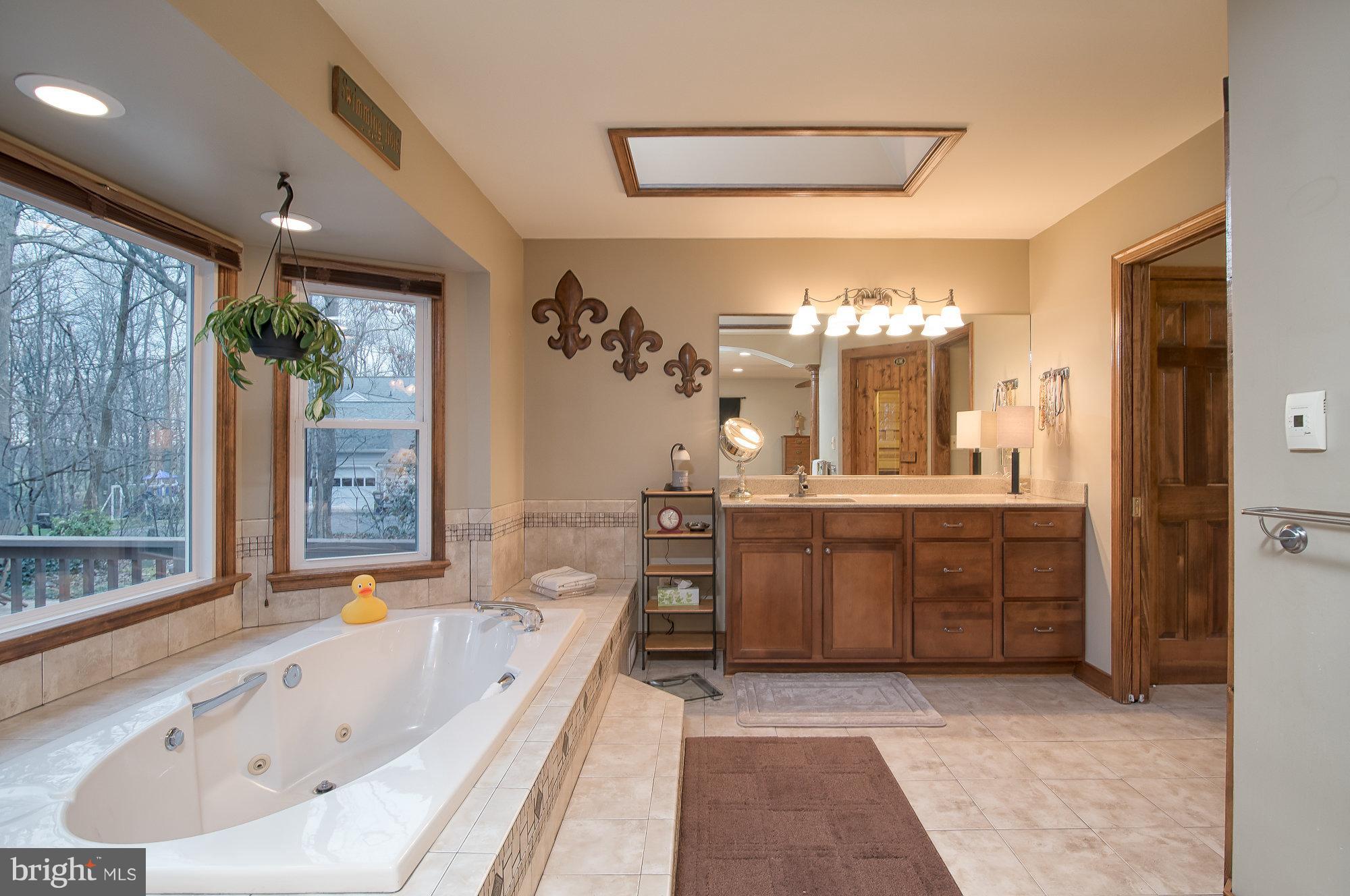 BLOOMSBURY - Residential