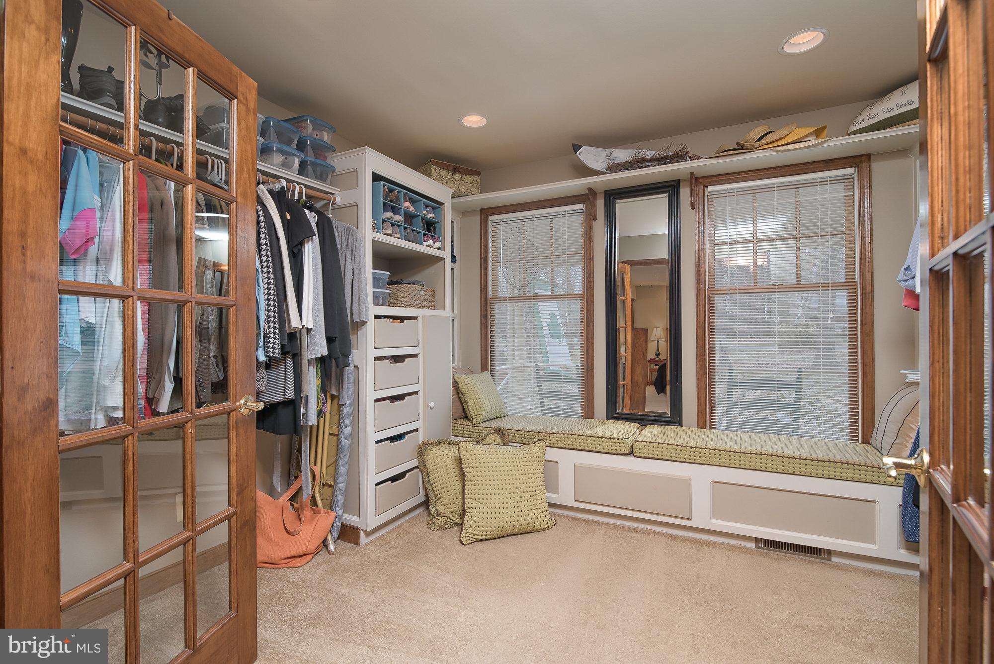 BLOOMSBURY - Residential