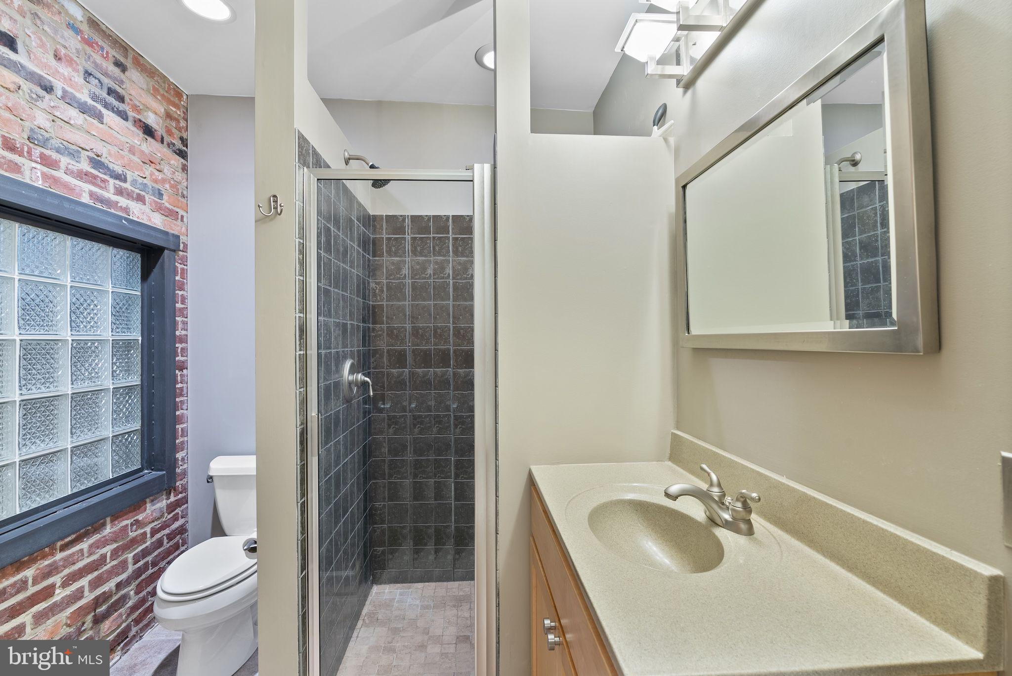 LOCUST POINT - Residential