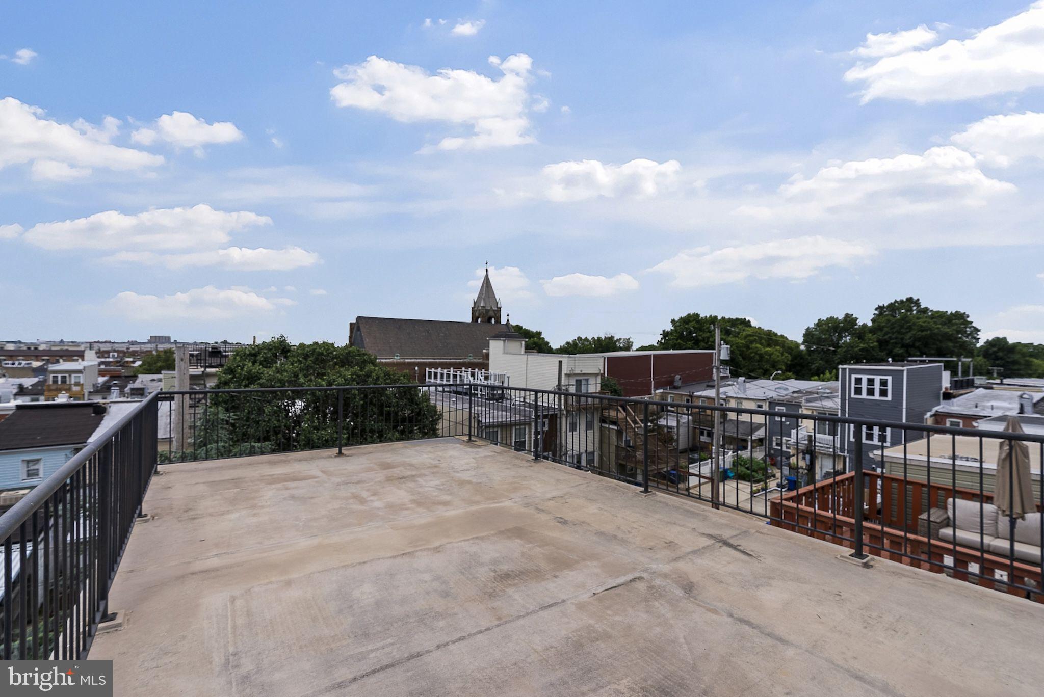 LOCUST POINT - Residential