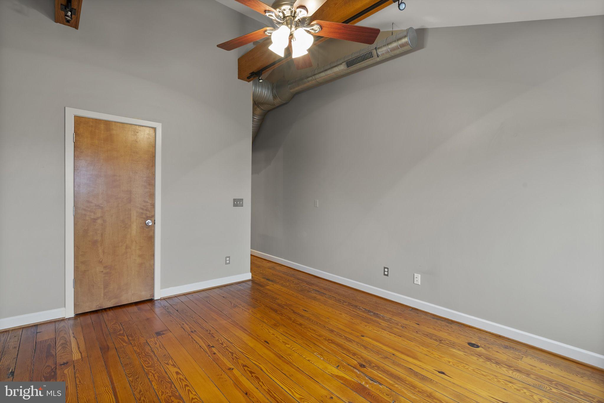 LOCUST POINT - Residential