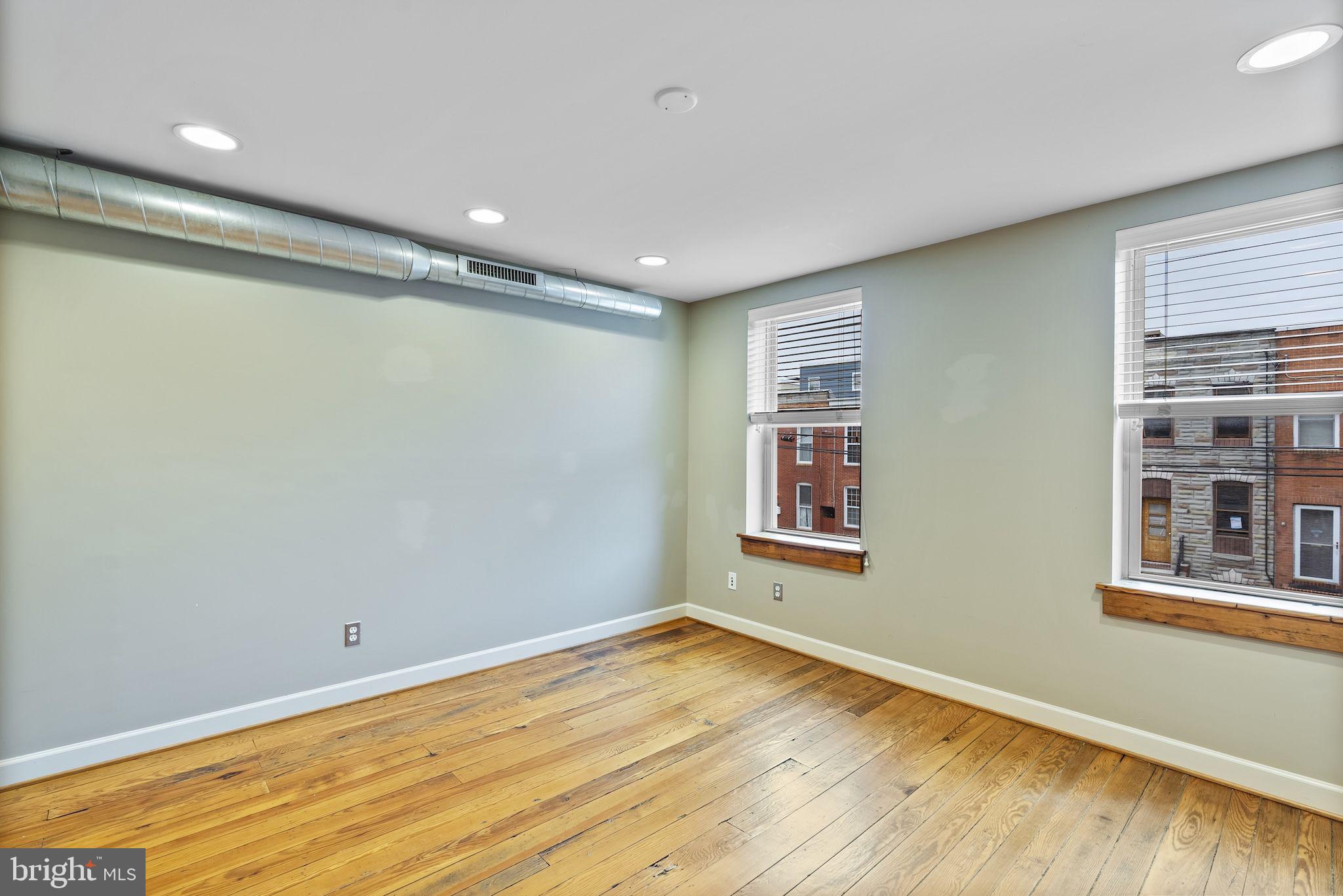 LOCUST POINT - Residential