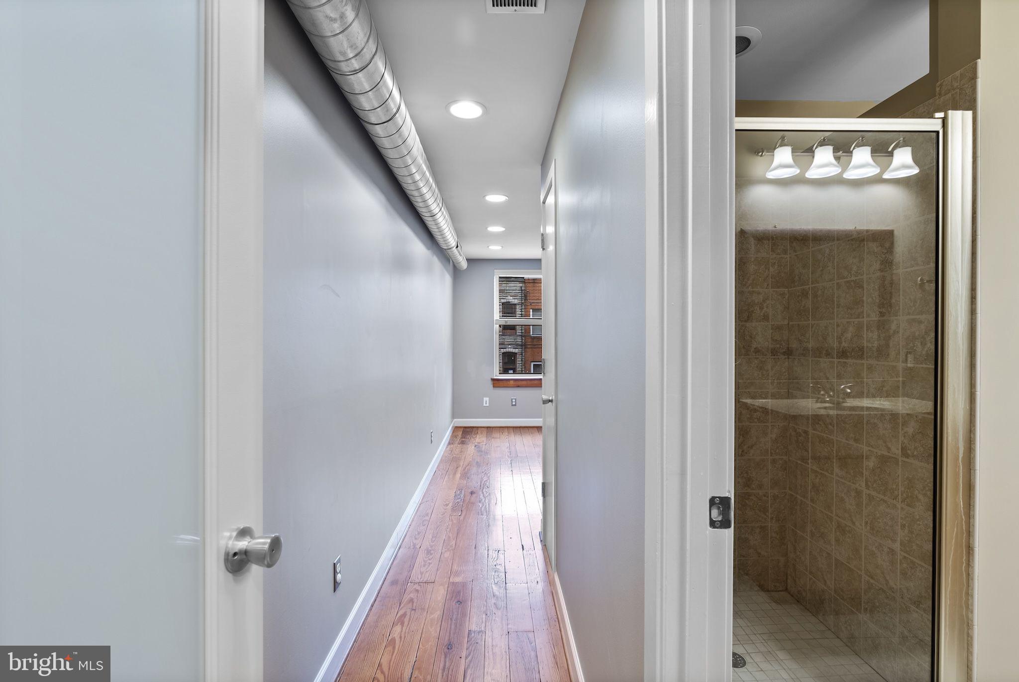 LOCUST POINT - Residential