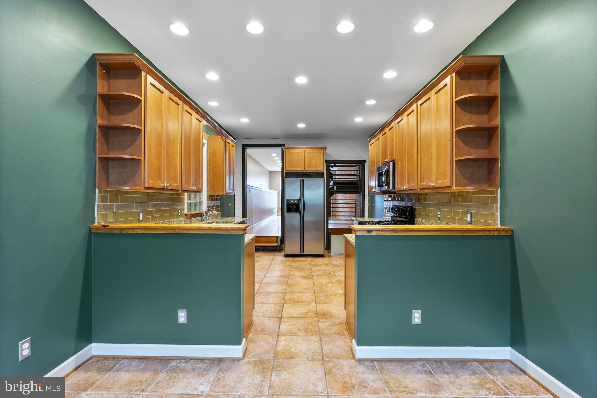 LOCUST POINT - Residential