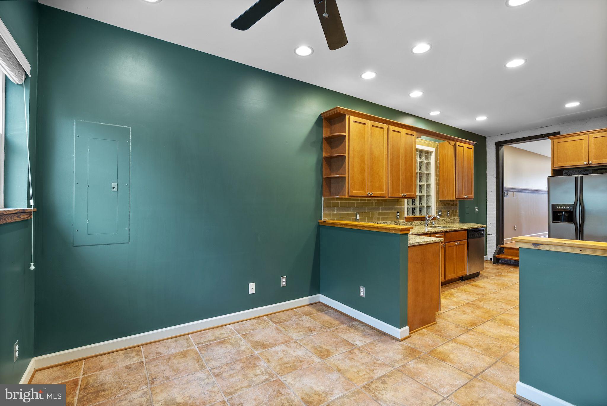 LOCUST POINT - Residential