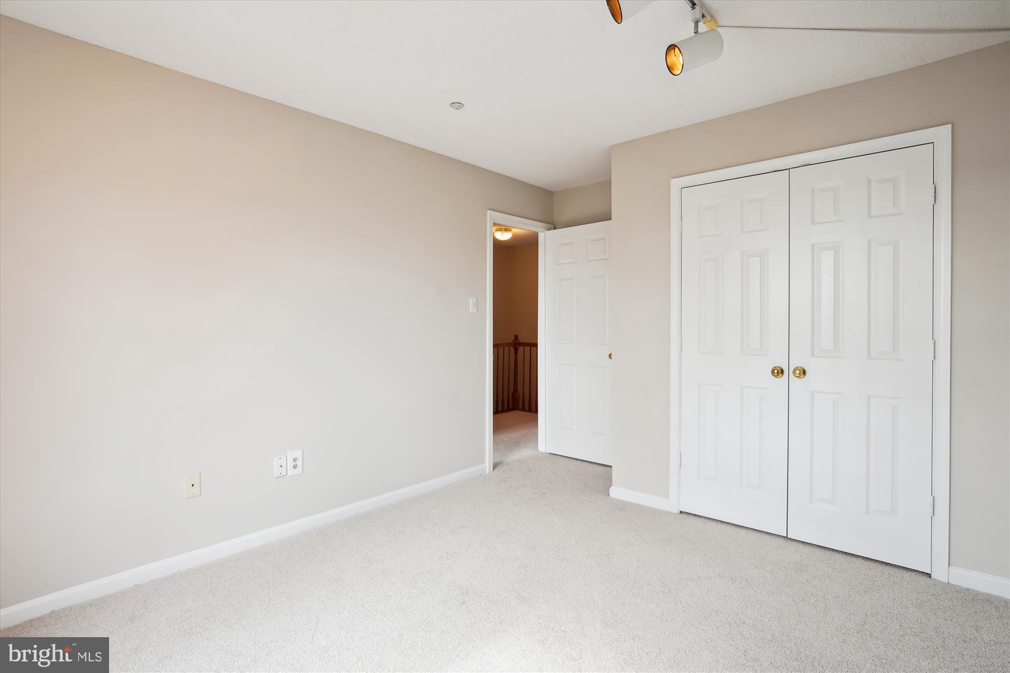 LONGMEAD - Residential