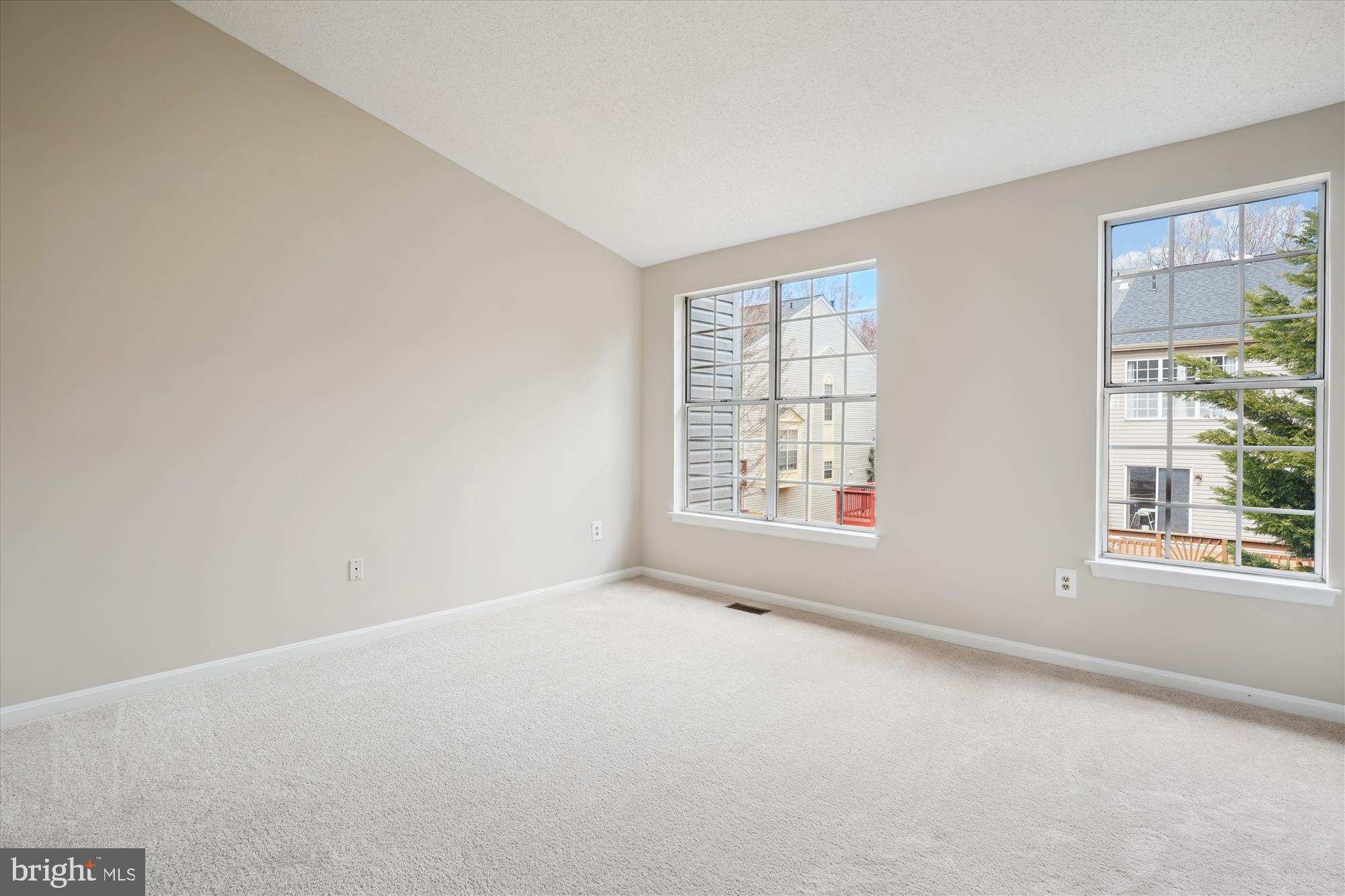 LONGMEAD - Residential