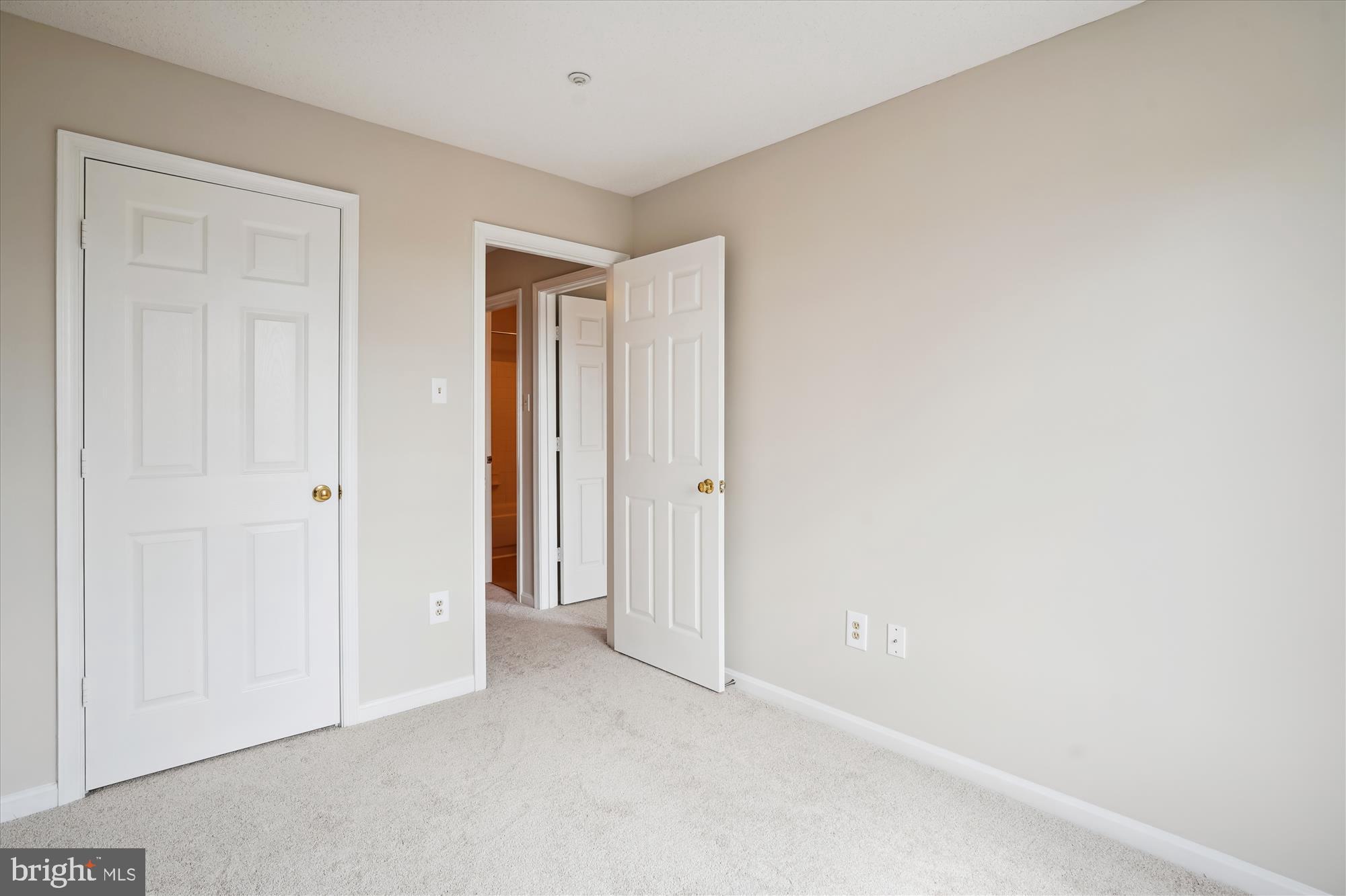 LONGMEAD - Residential