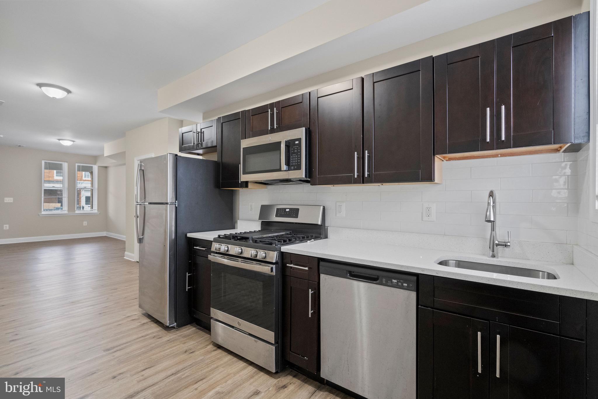 MADISON EASTEND - Residential