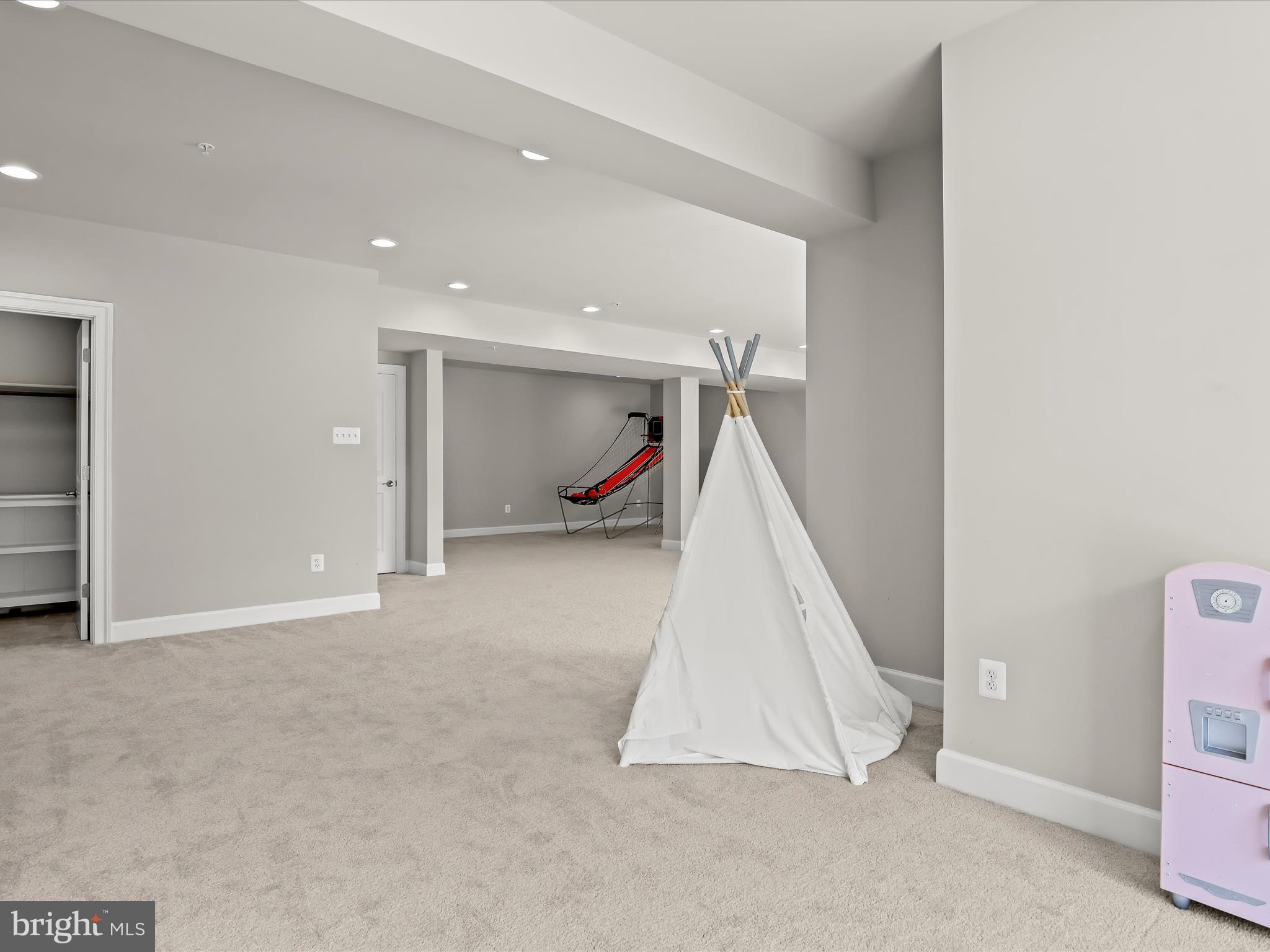 MAPLE LAWN - Residential