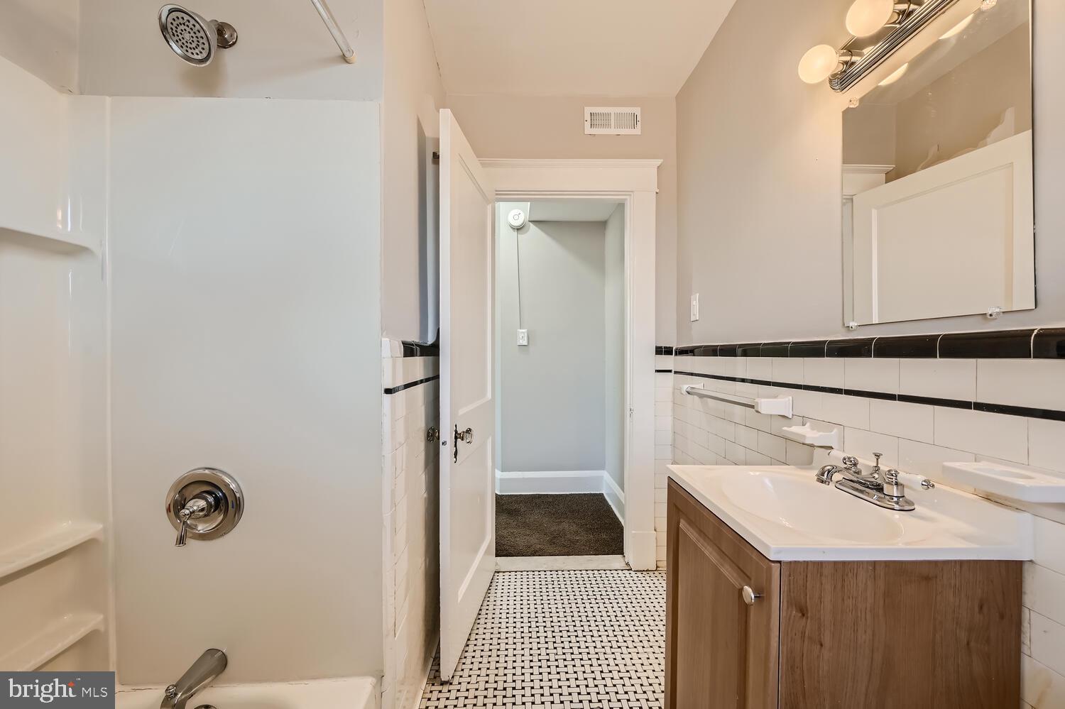 PARKVILLE - Residential Lease