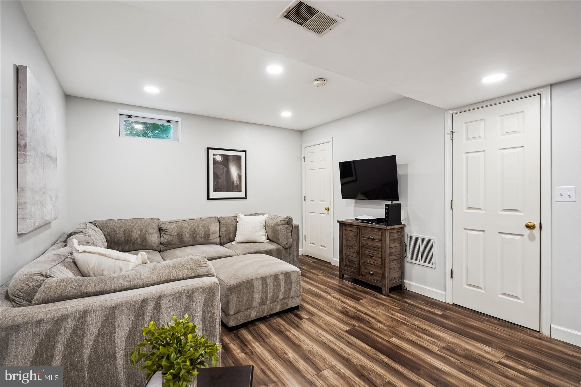 RACEWAY FARMS - Residential