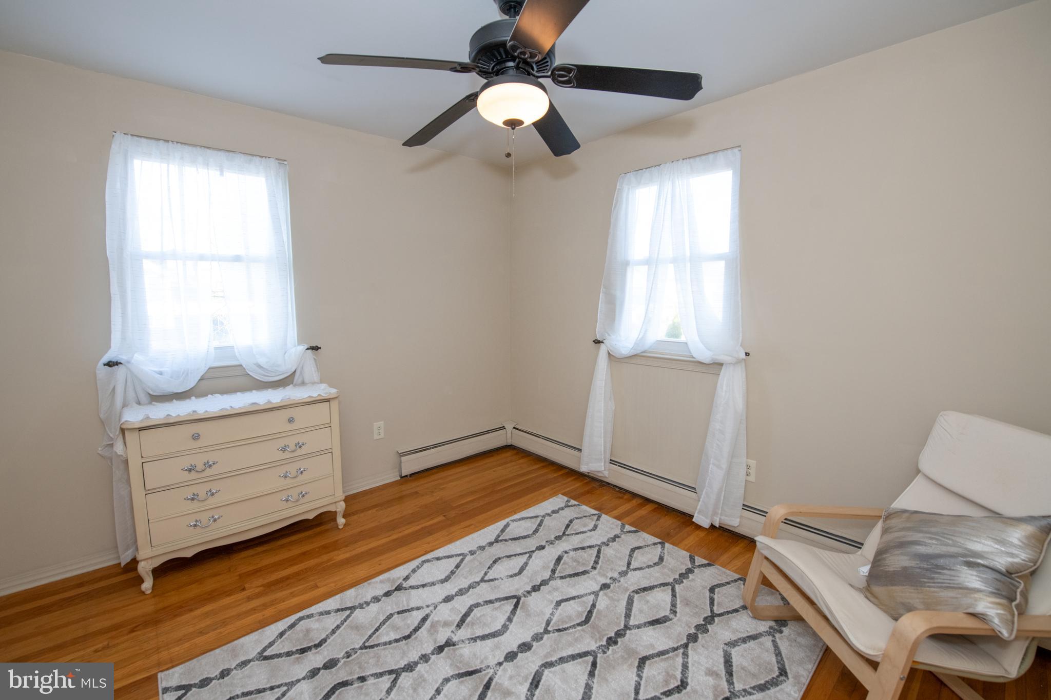 DELMONT MANOR - Residential