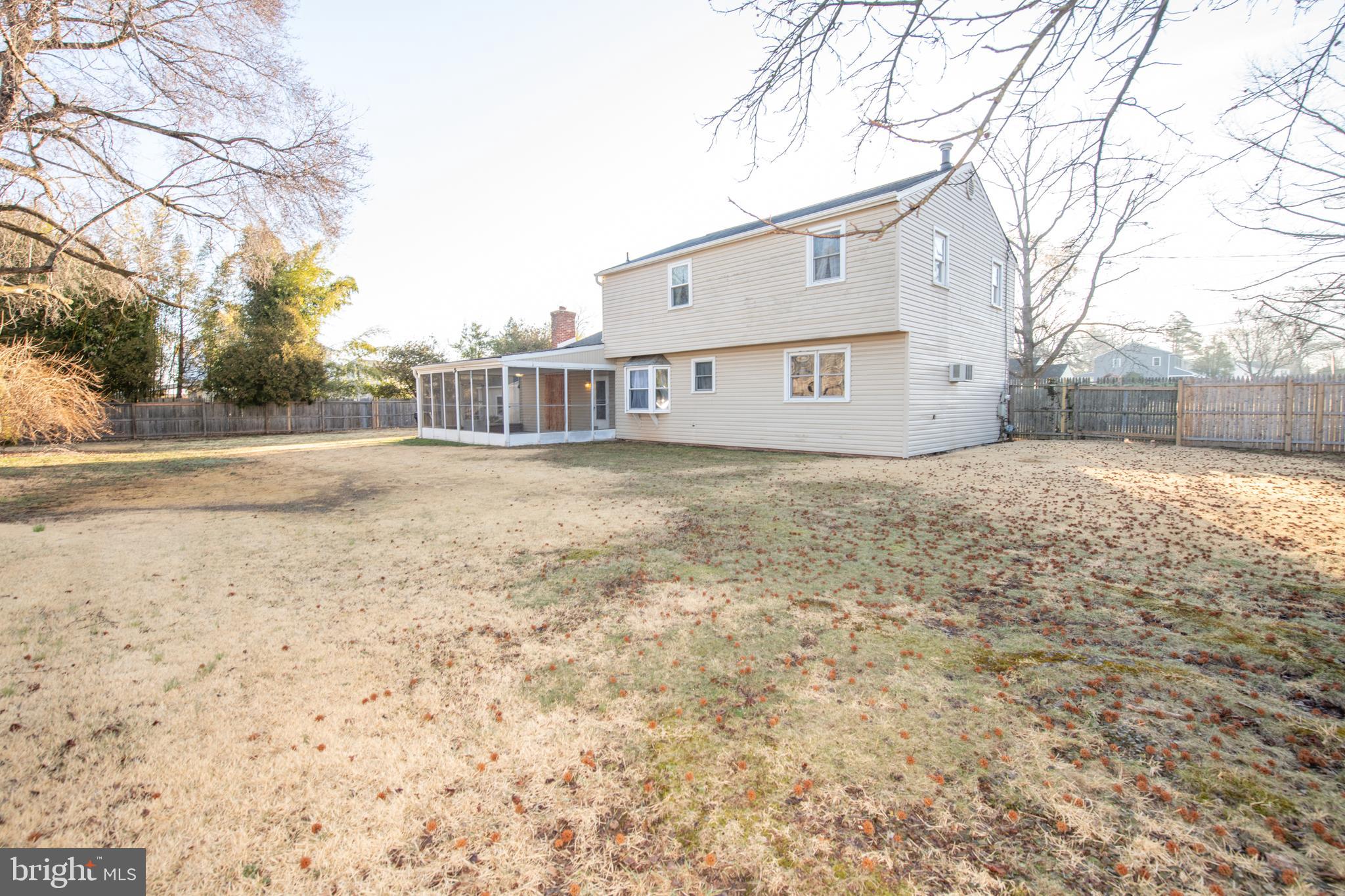 DELMONT MANOR - Residential