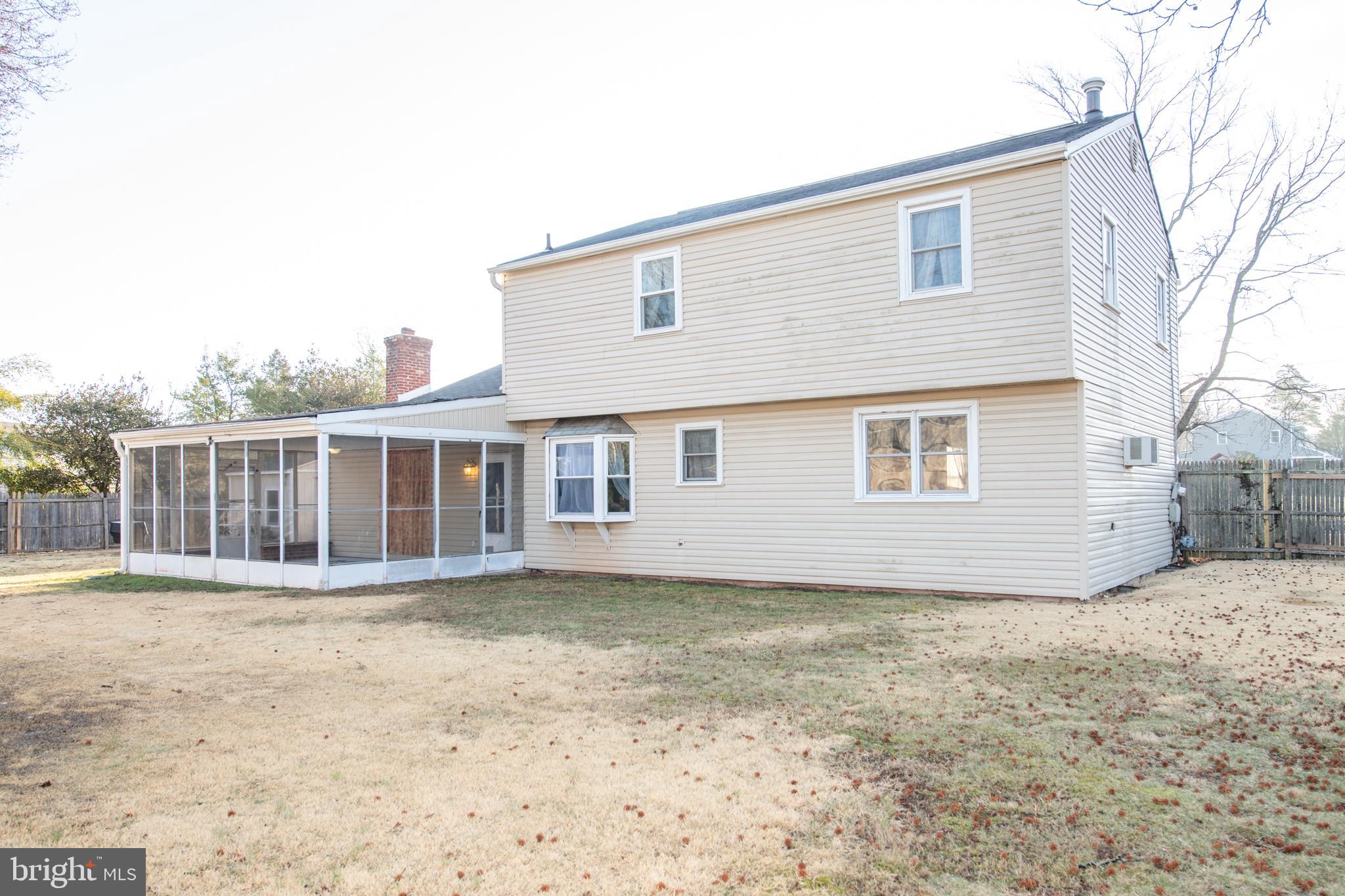 DELMONT MANOR - Residential