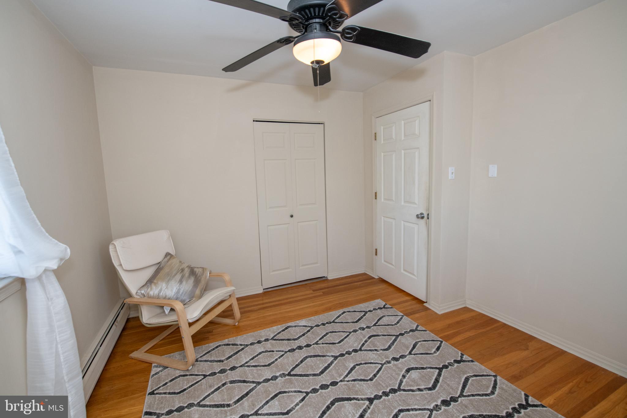 DELMONT MANOR - Residential