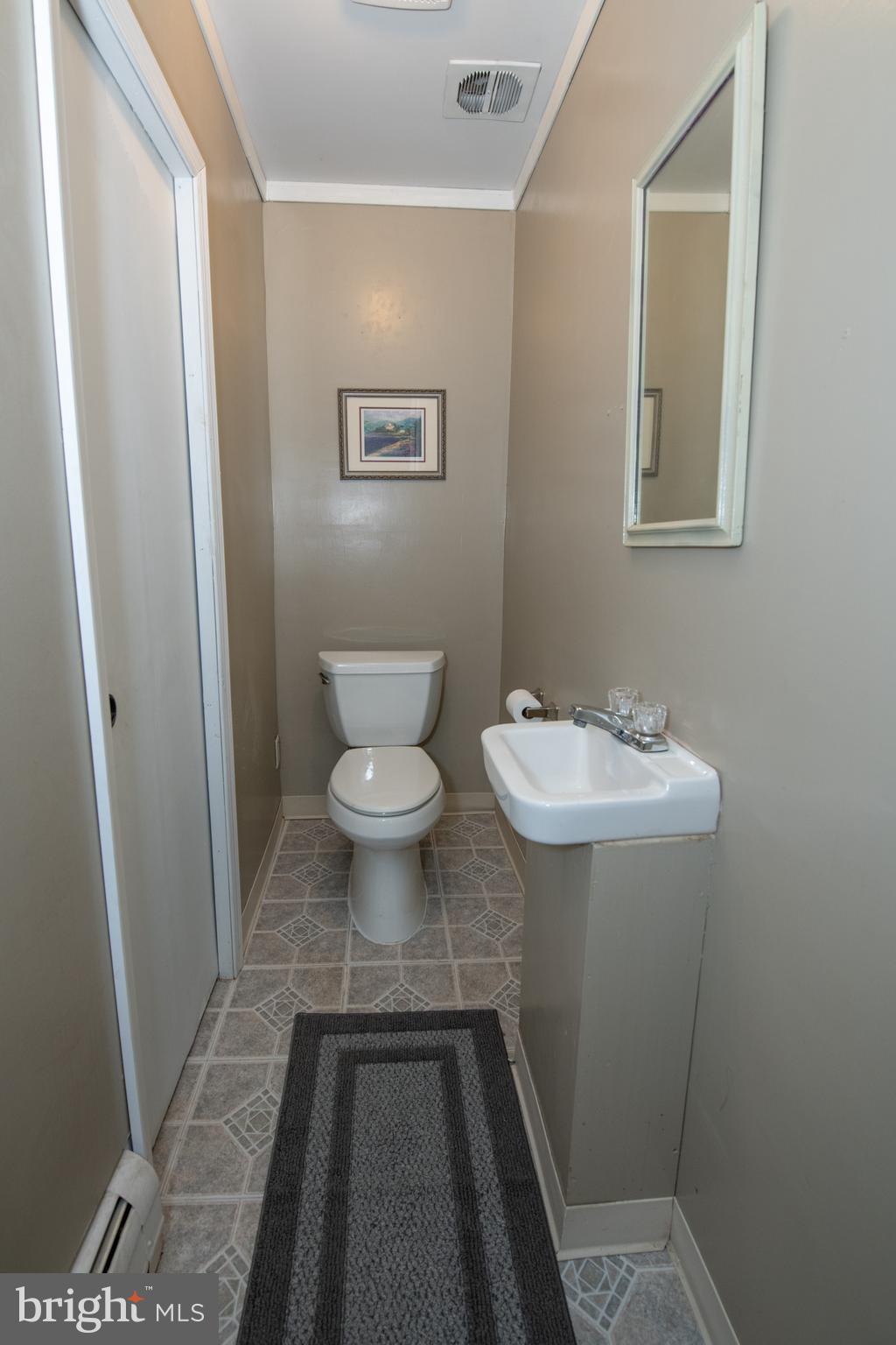 DELMONT MANOR - Residential