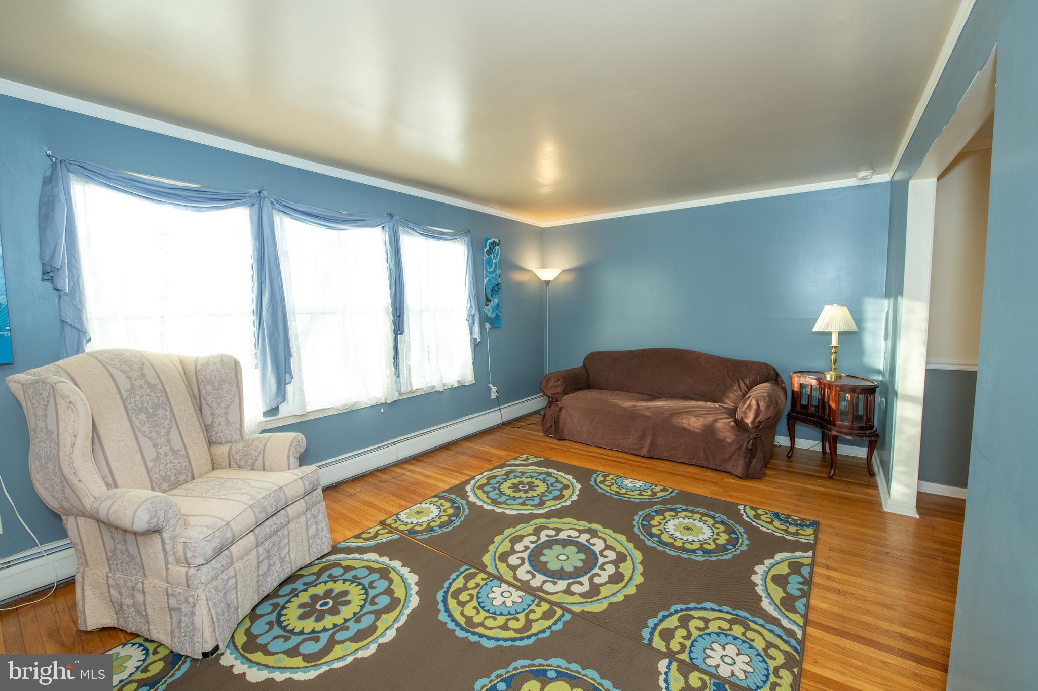 DELMONT MANOR - Residential